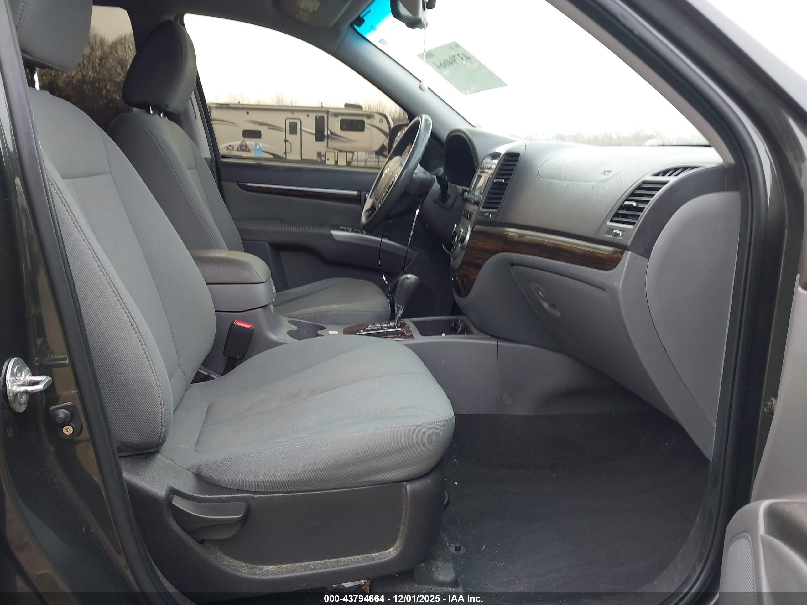 HYUNDAI SANTA image 5