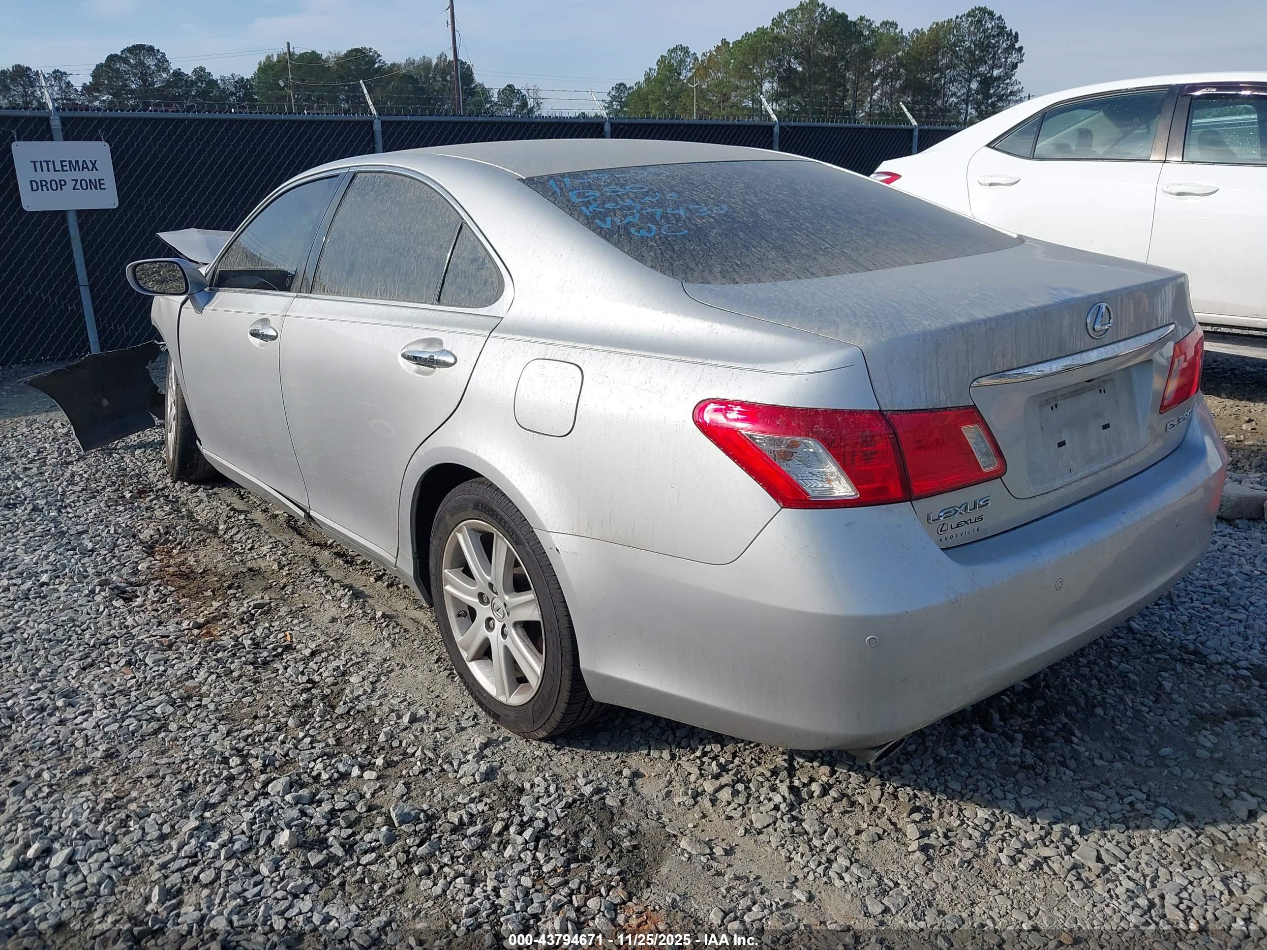 LEXUS ES image 3
