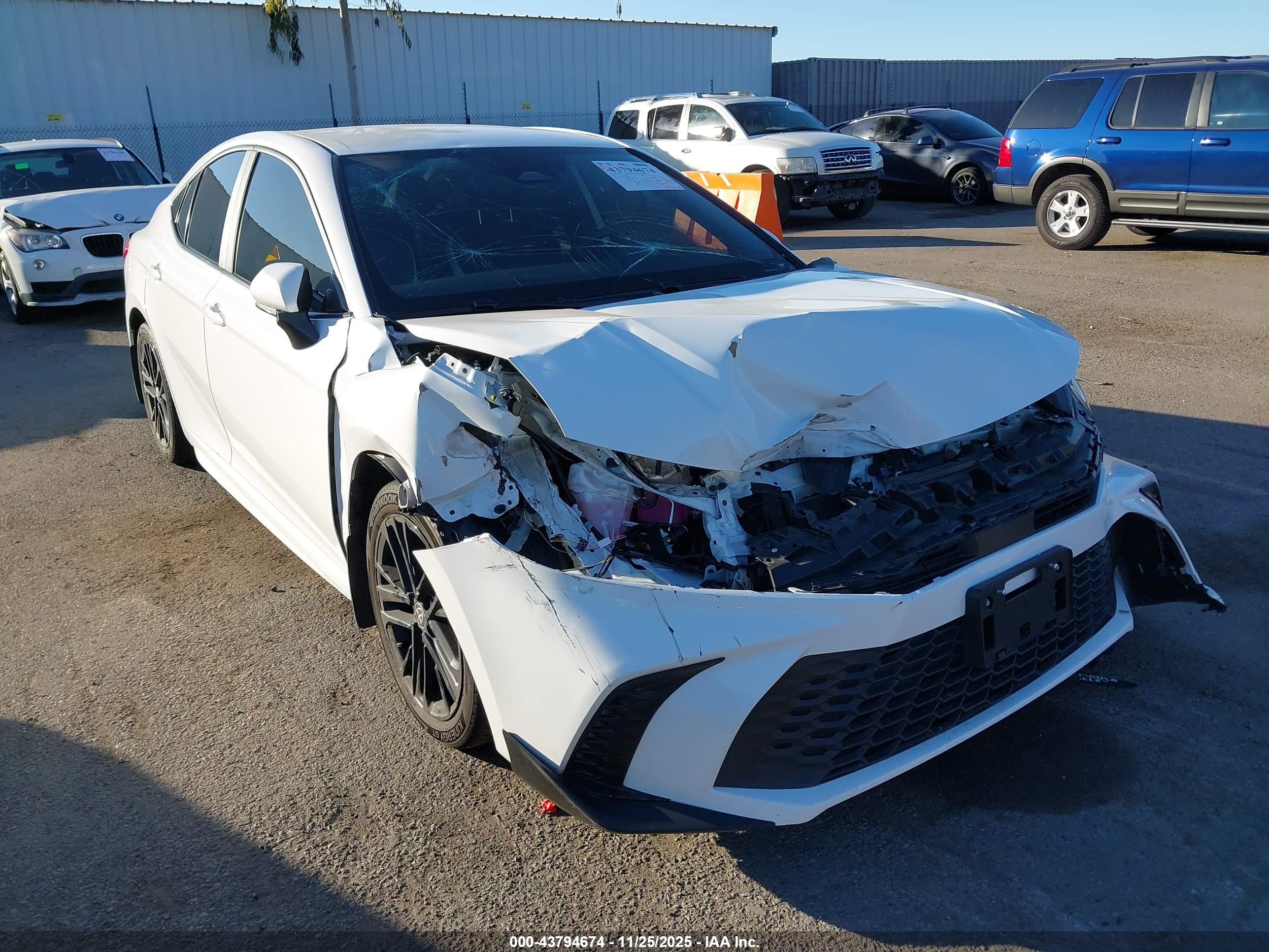 TOYOTA CAMRY image 6