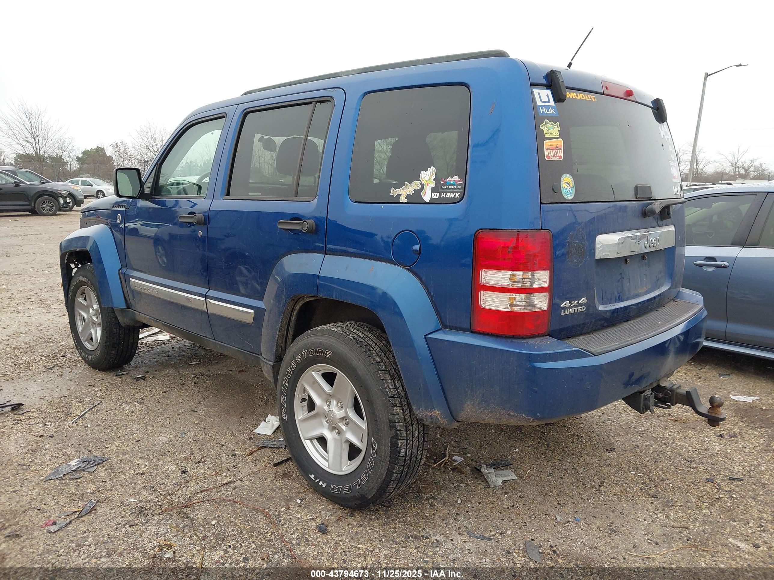 JEEP LIBERTY image 3