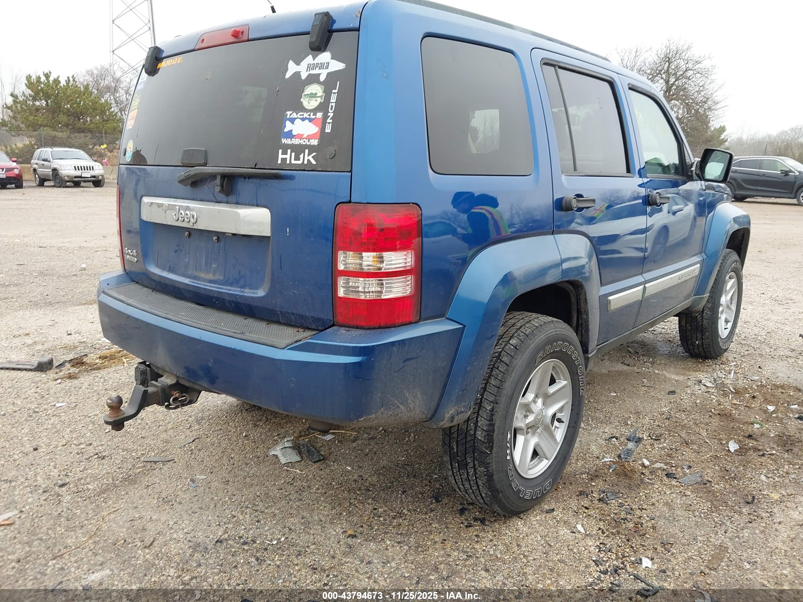 JEEP LIBERTY image 4