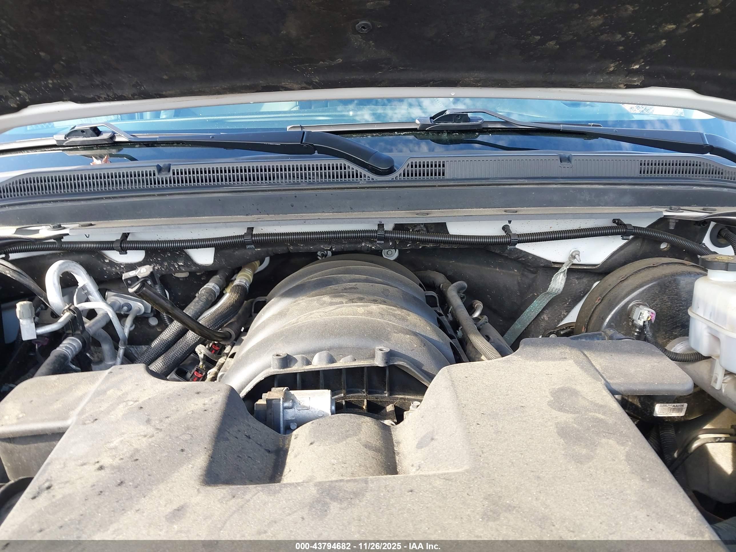 CHEVROLET TAHOE image 10