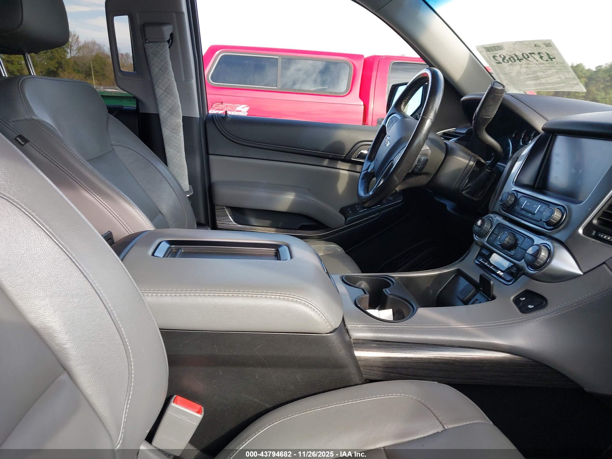 CHEVROLET TAHOE image 5