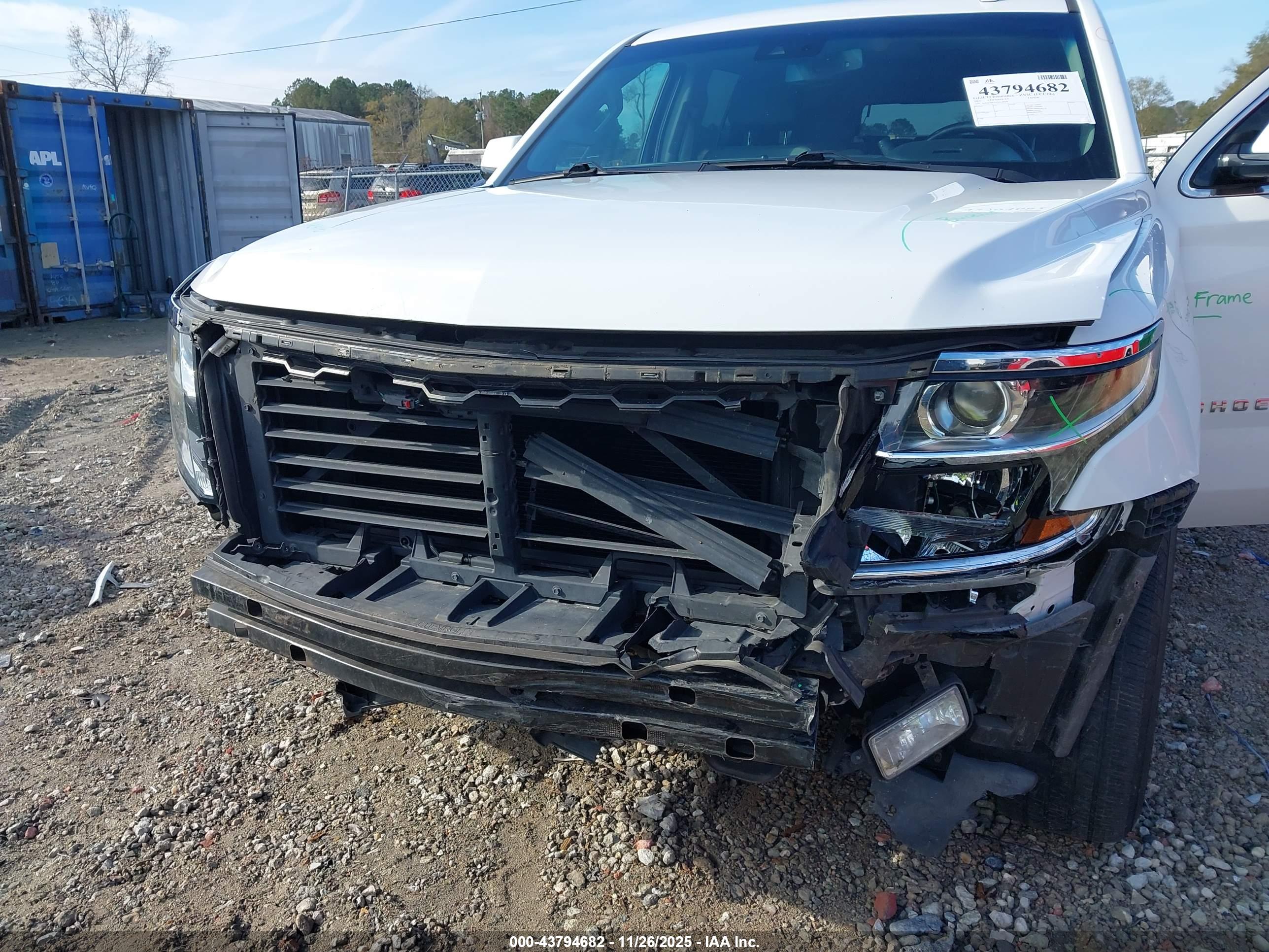 CHEVROLET TAHOE image 6
