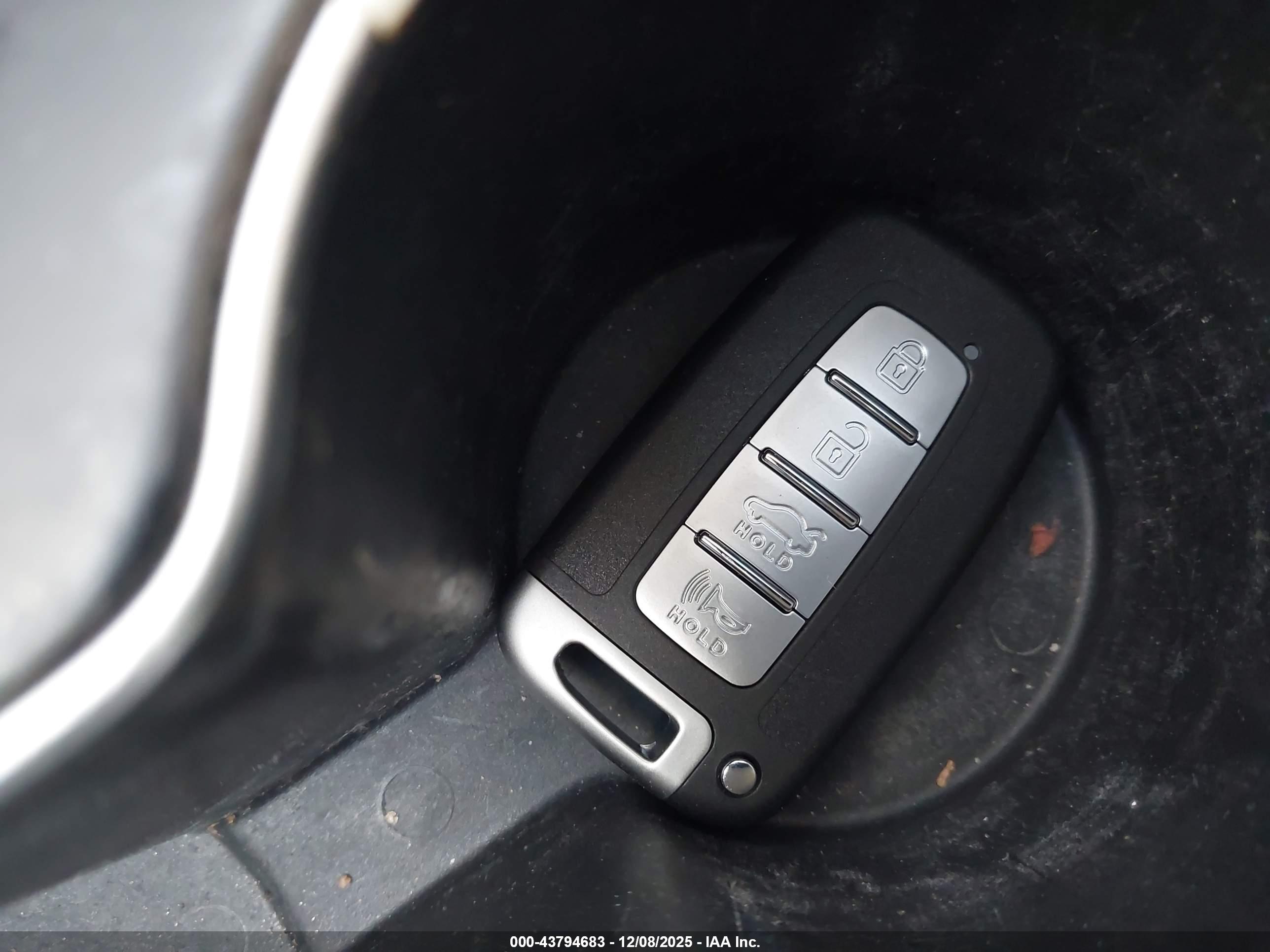 KIA SORENTO image 11