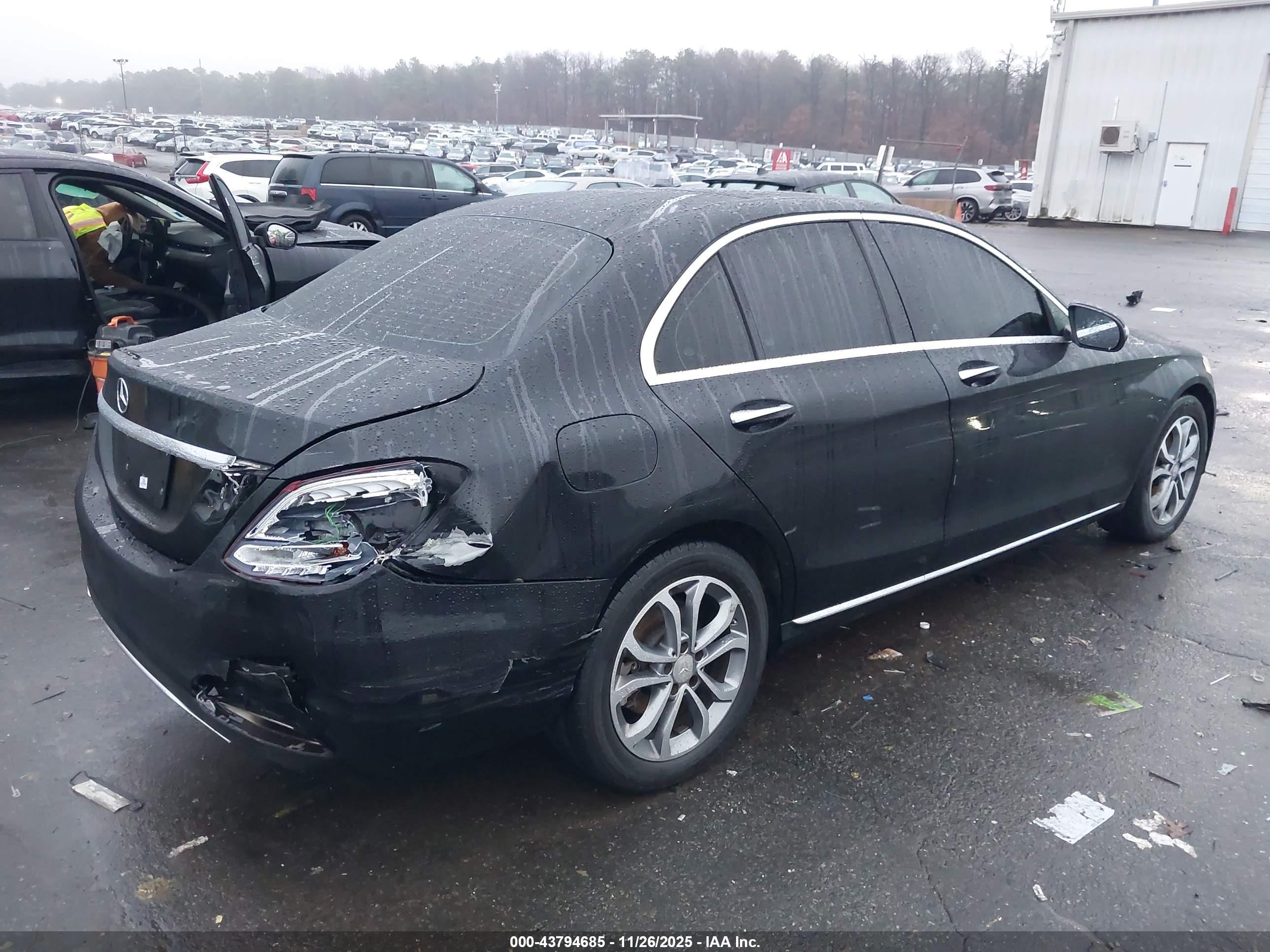 MERCEDES-BENZ C image 4
