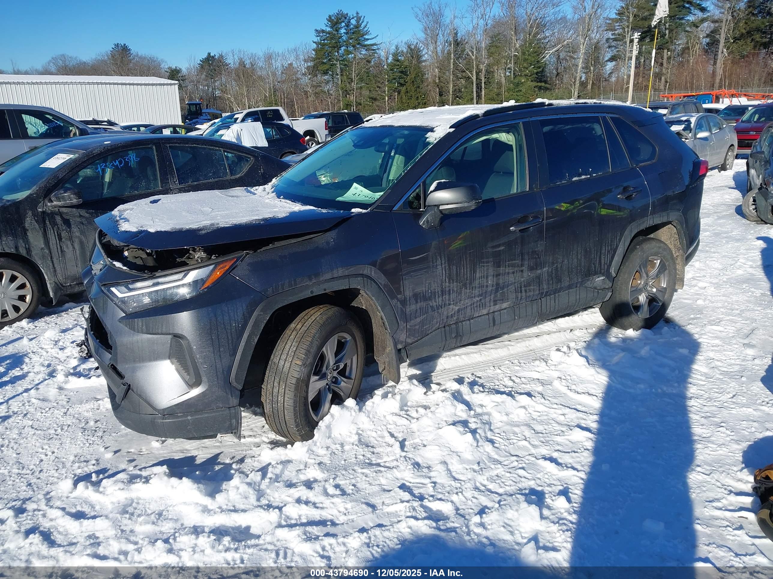 TOYOTA RAV4 image 2