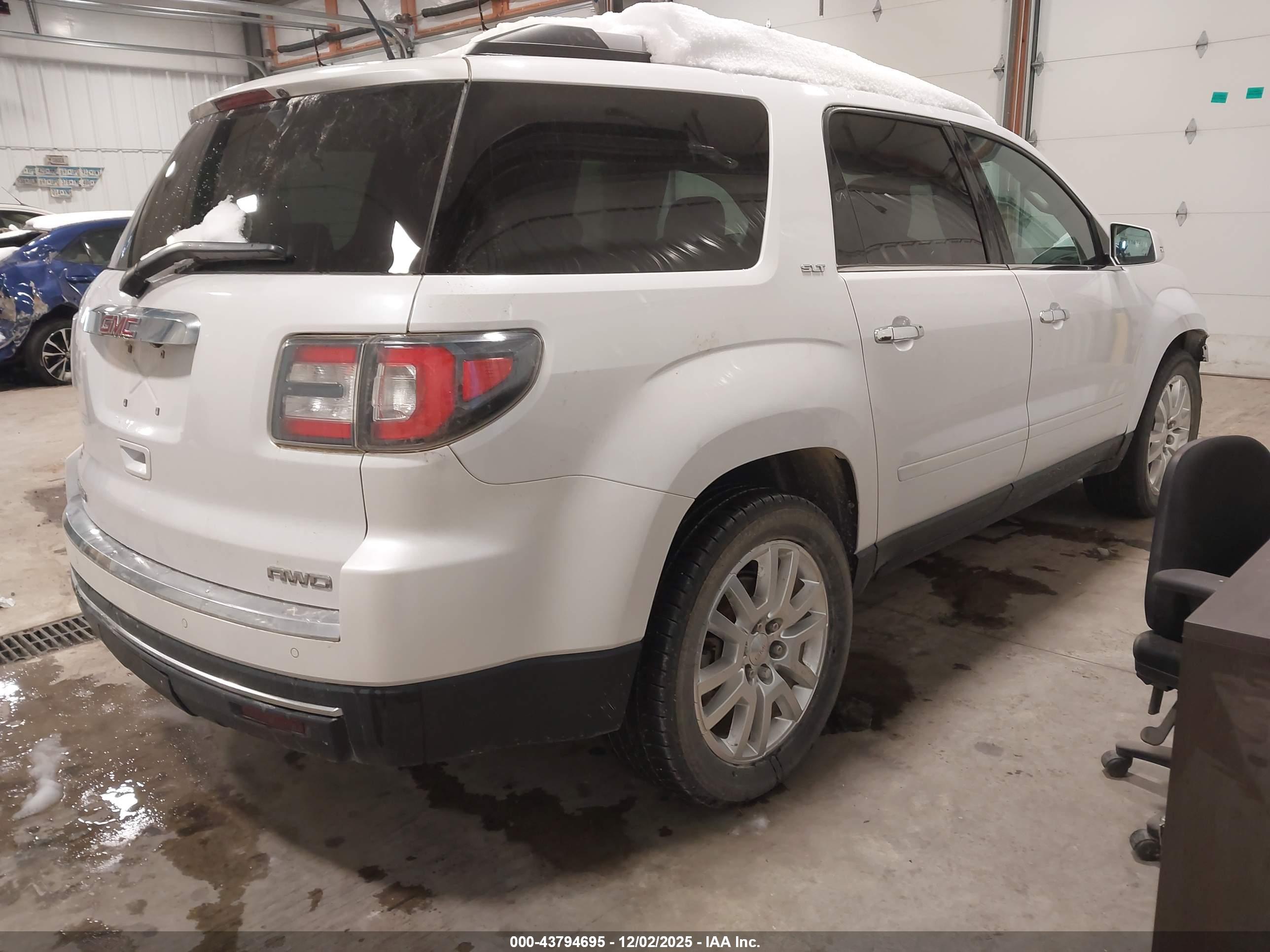 GMC ACADIA image 4
