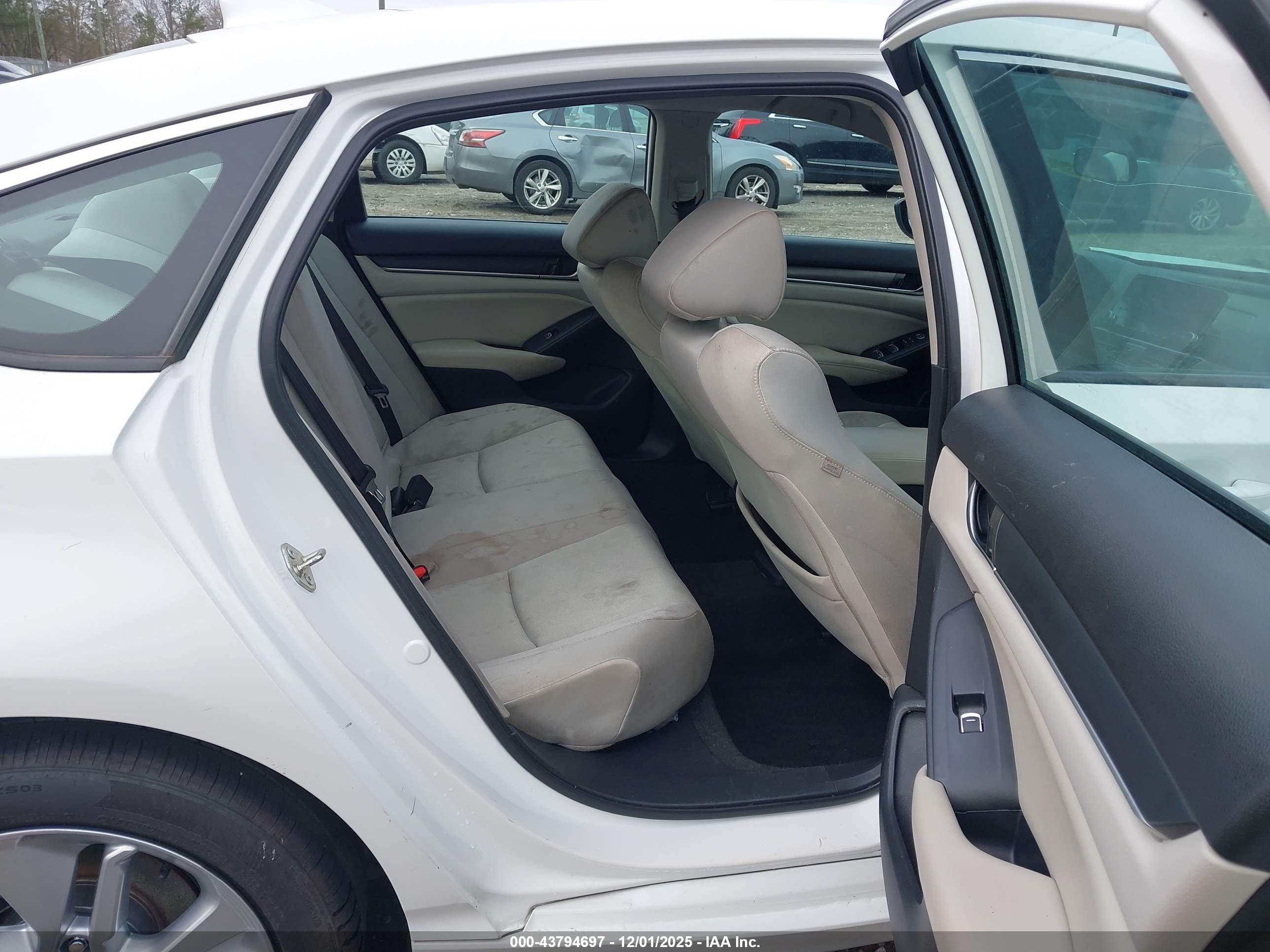 HONDA ACCORD image 8