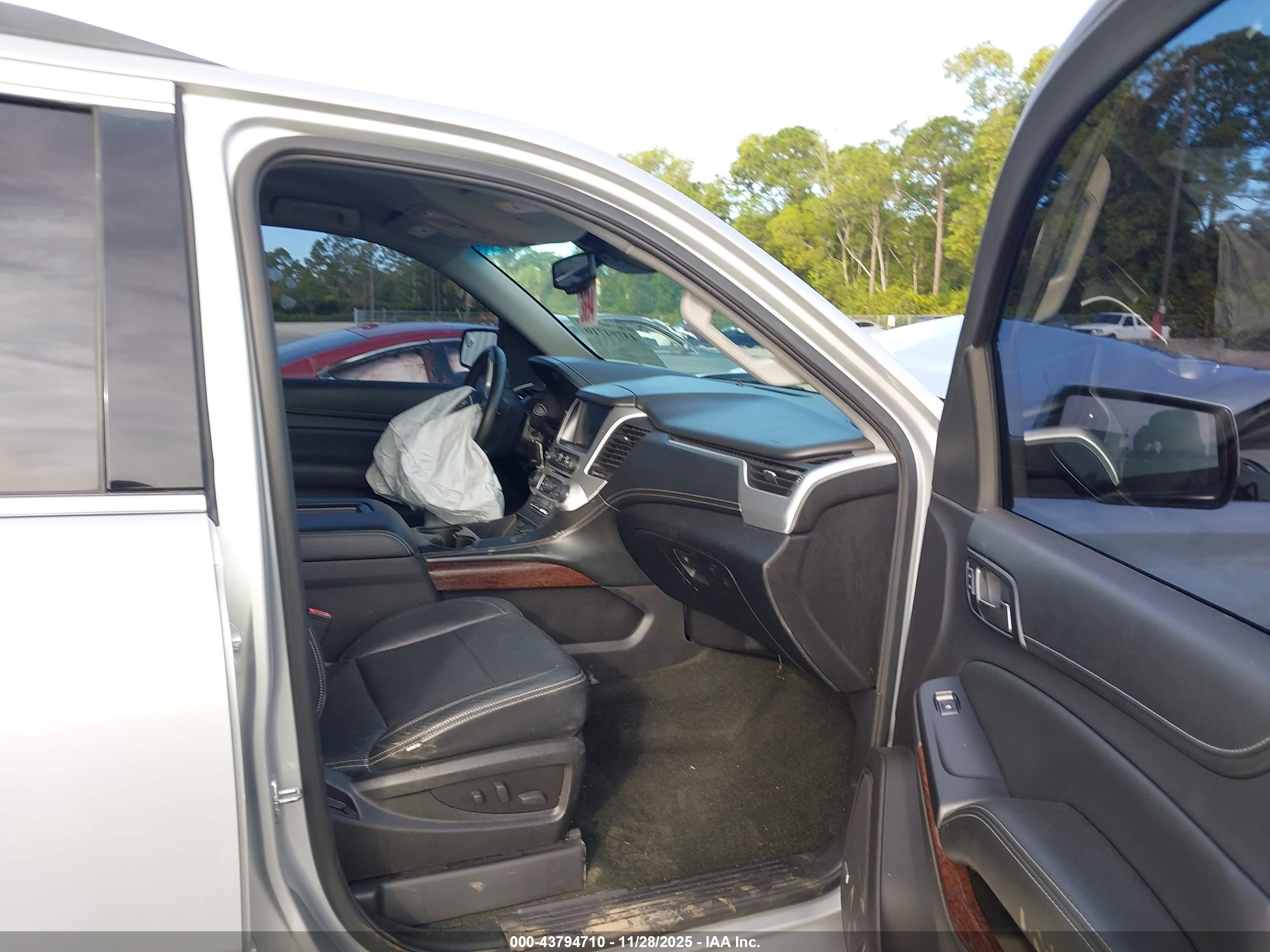 GMC YUKON image 5