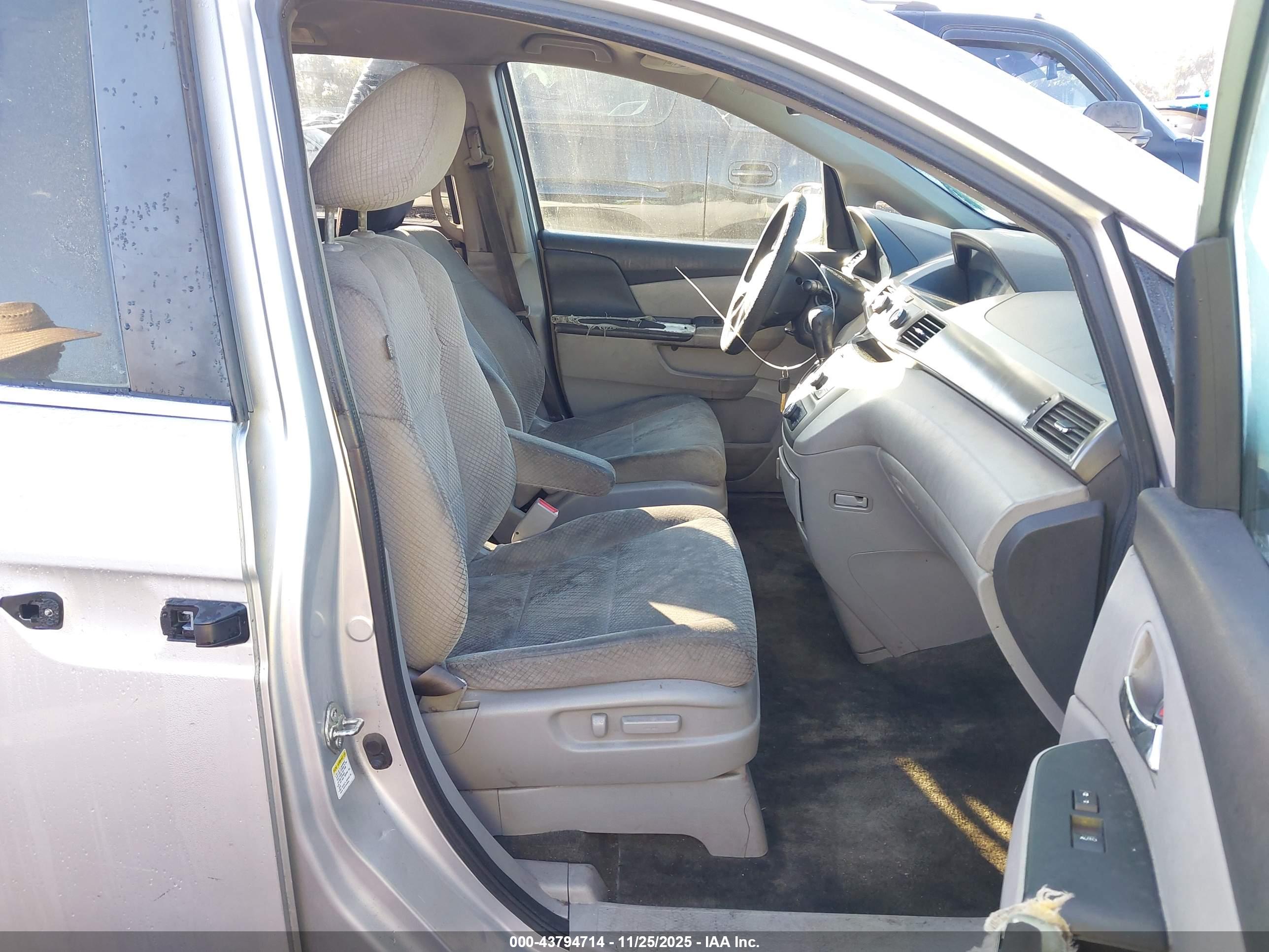 HONDA ODYSSEY image 8