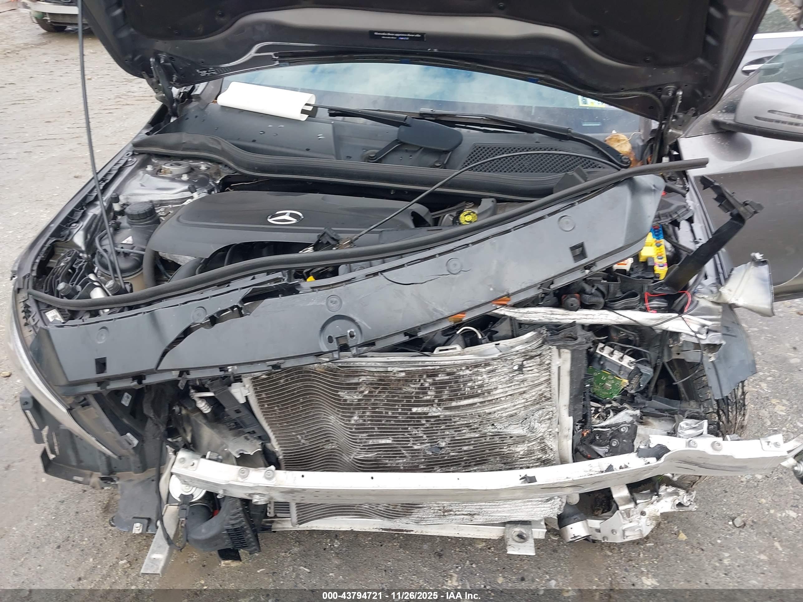 MERCEDES-BENZ CLA image 10