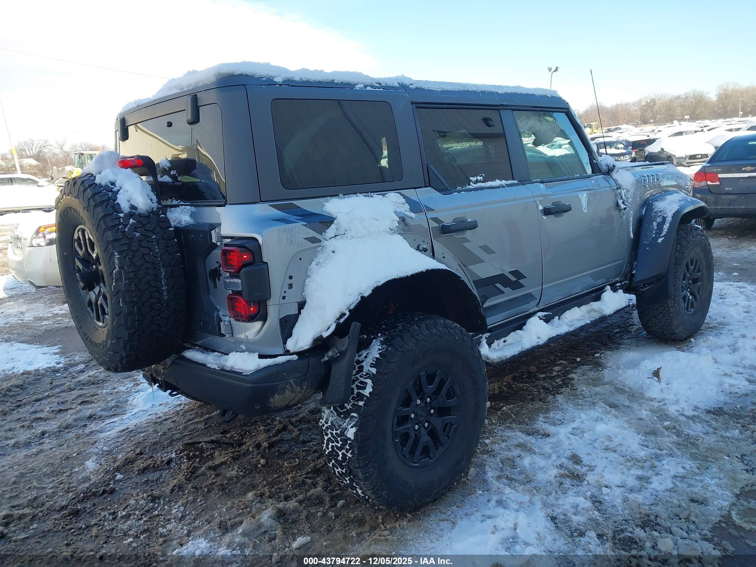 FORD BRONCO image 4
