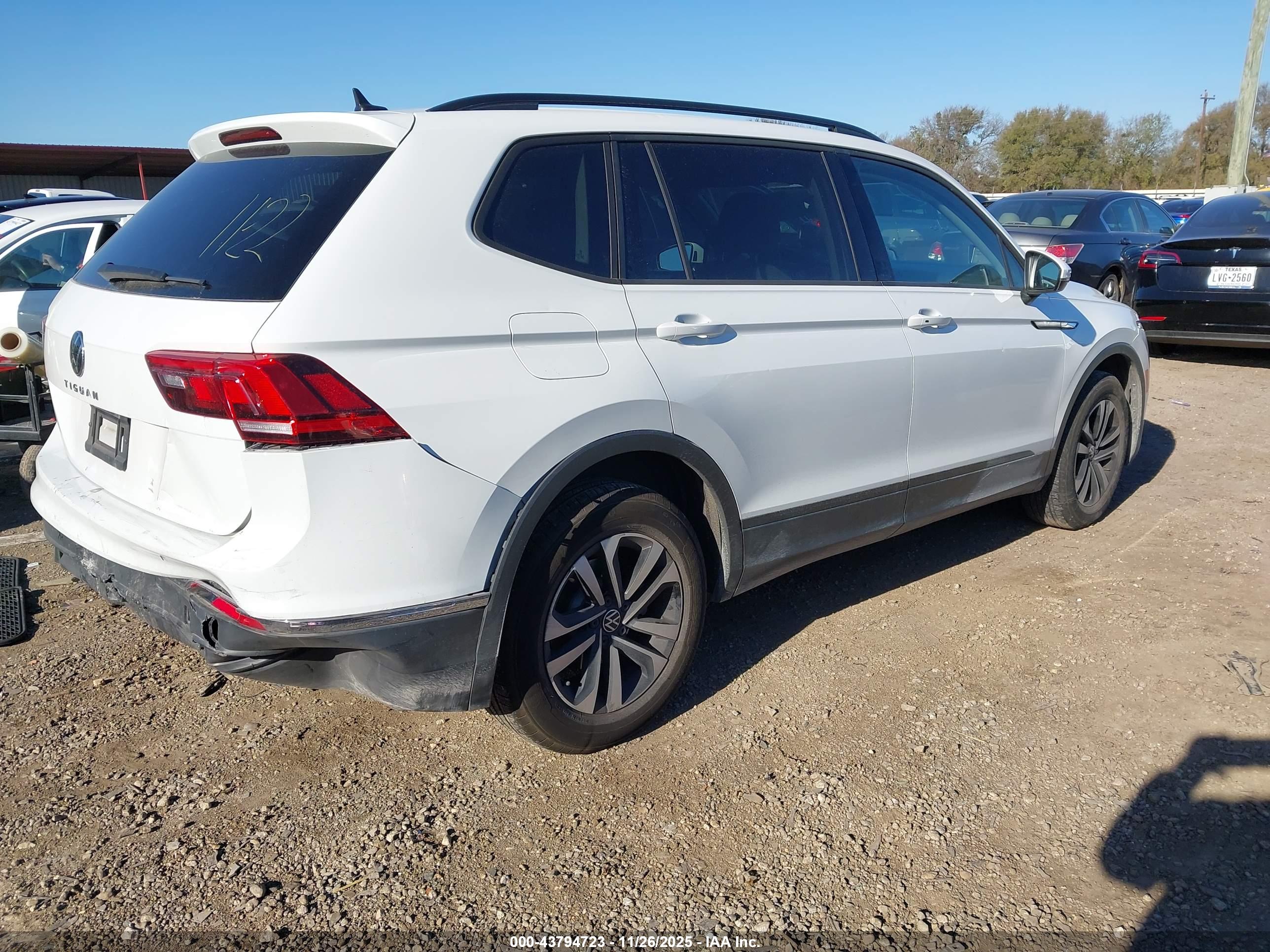 VOLKSWAGEN TIGUAN image 4