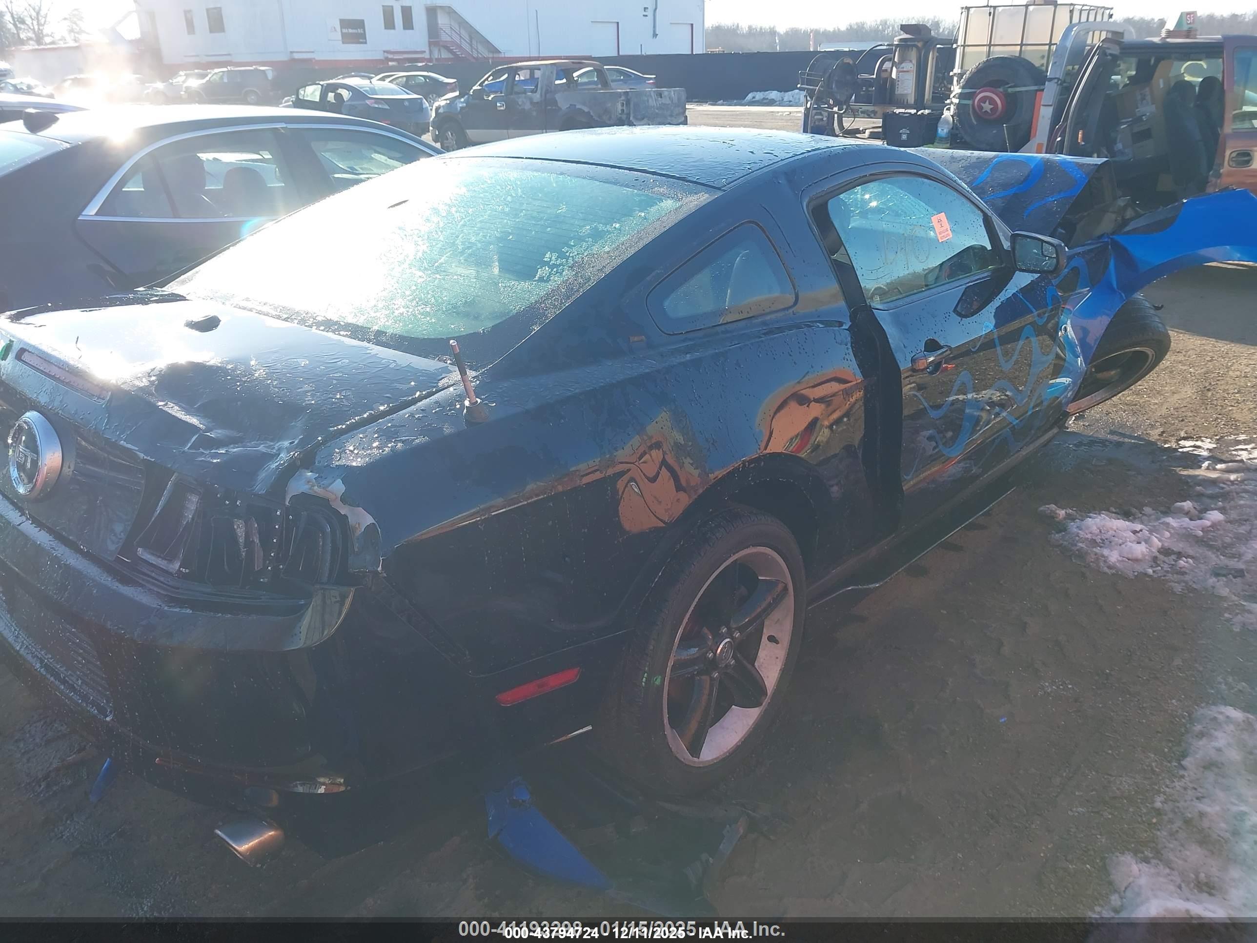 FORD MUSTANG image 4