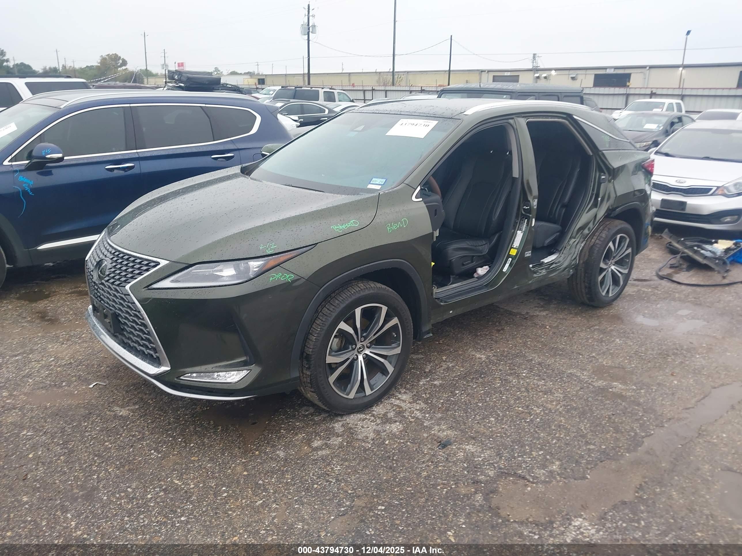 LEXUS RX image 2