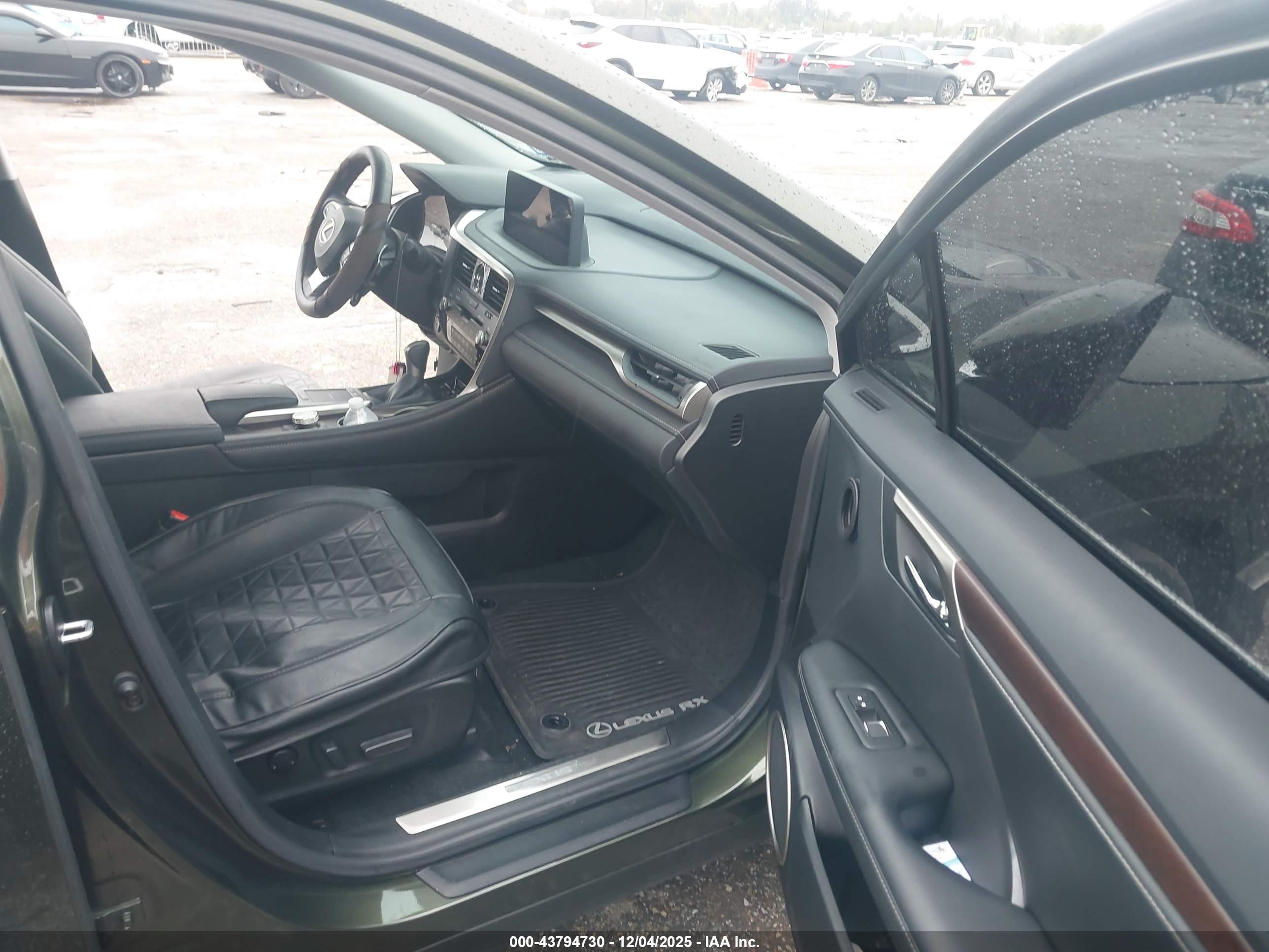 LEXUS RX image 5