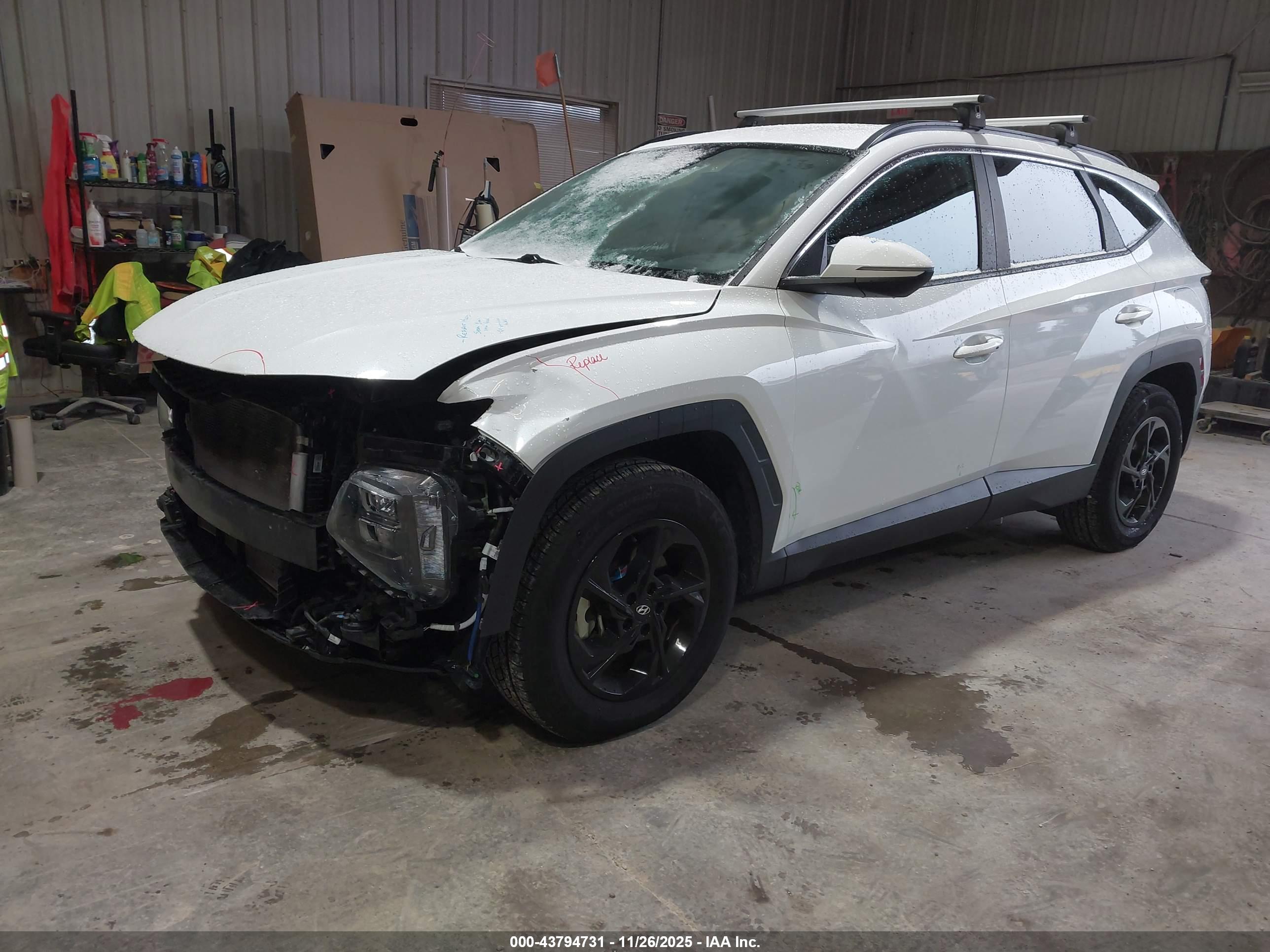 HYUNDAI TUCSON image 2