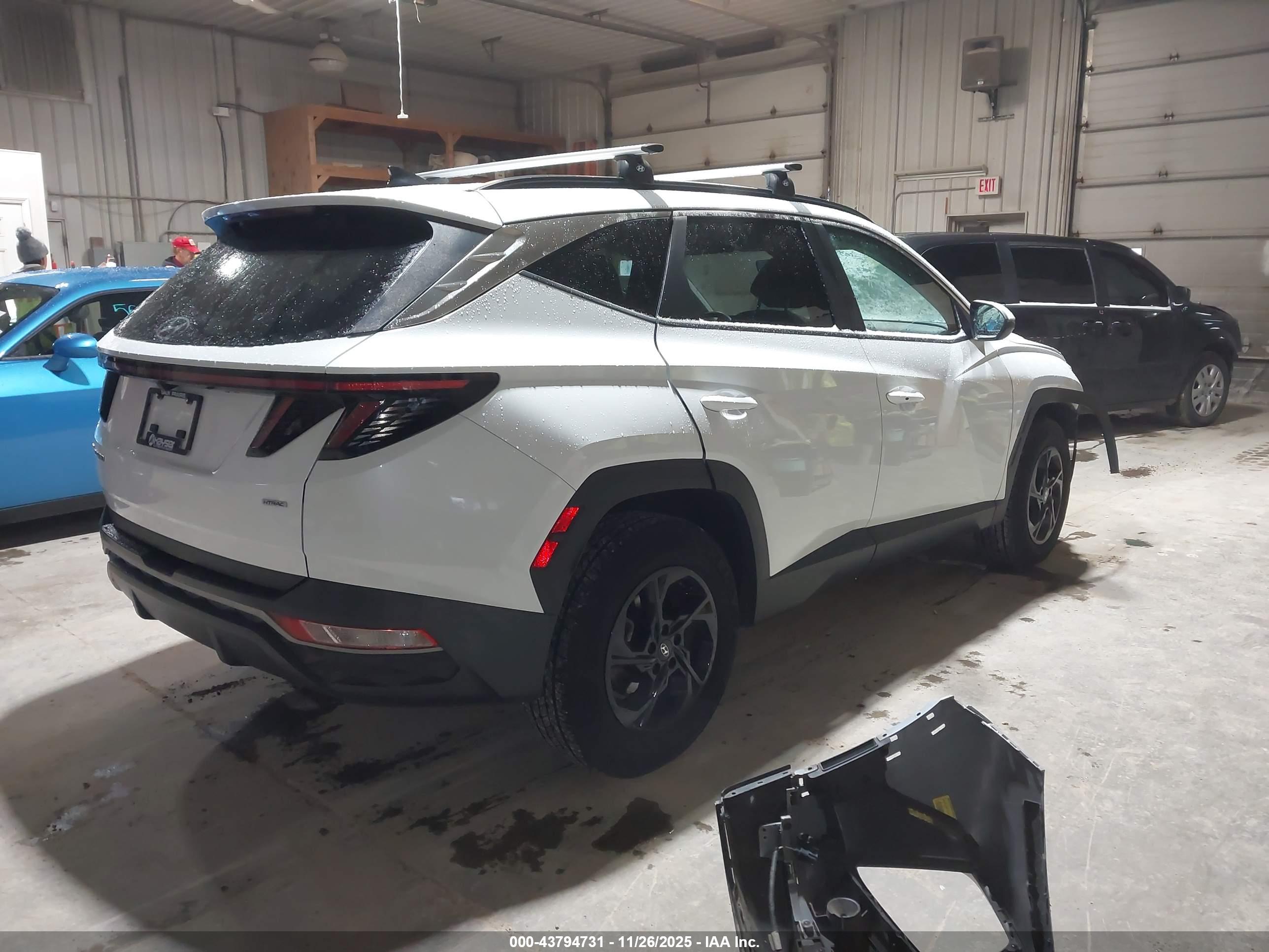 HYUNDAI TUCSON image 4