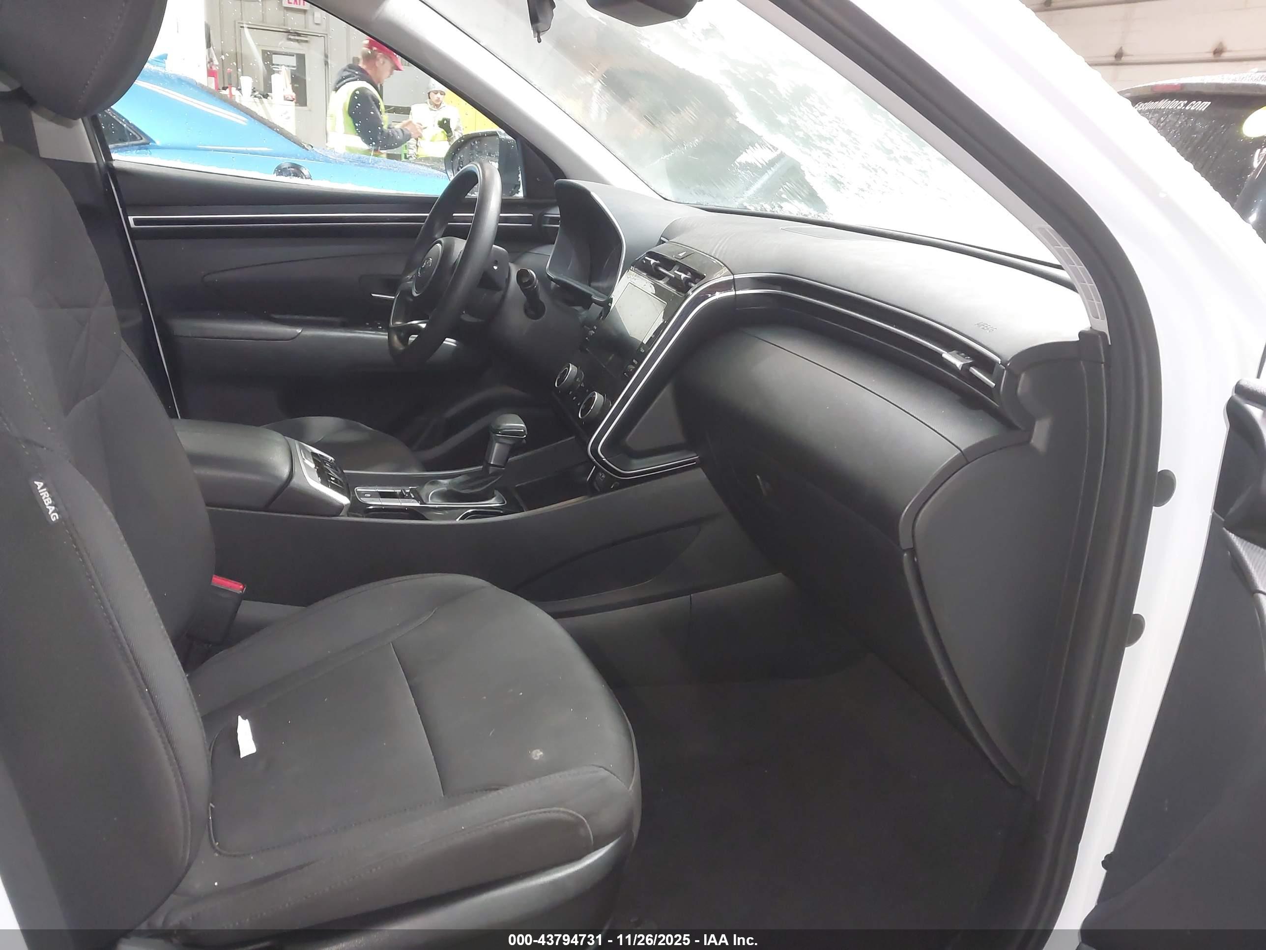 HYUNDAI TUCSON image 5