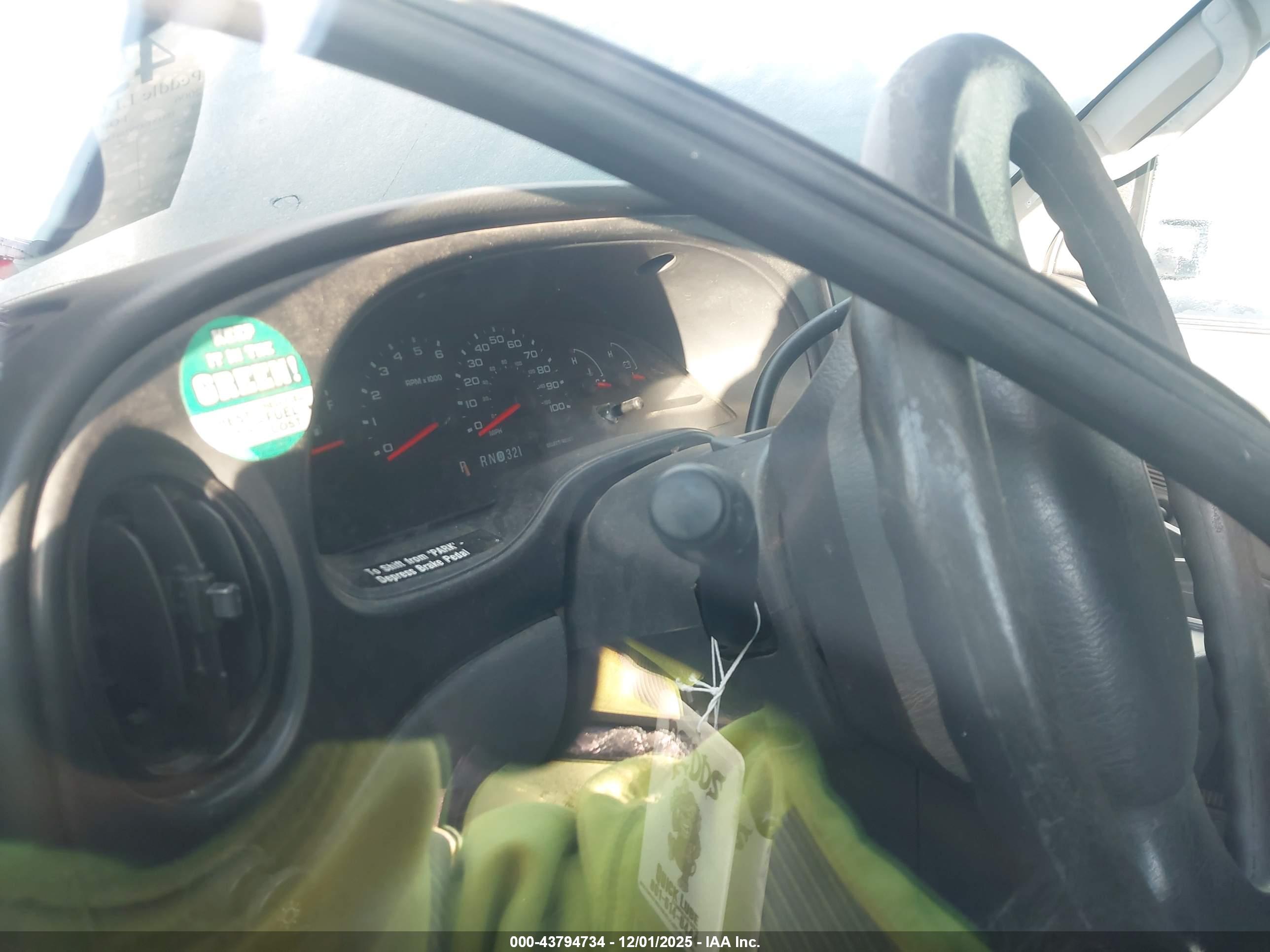 FORD E-450 image 6