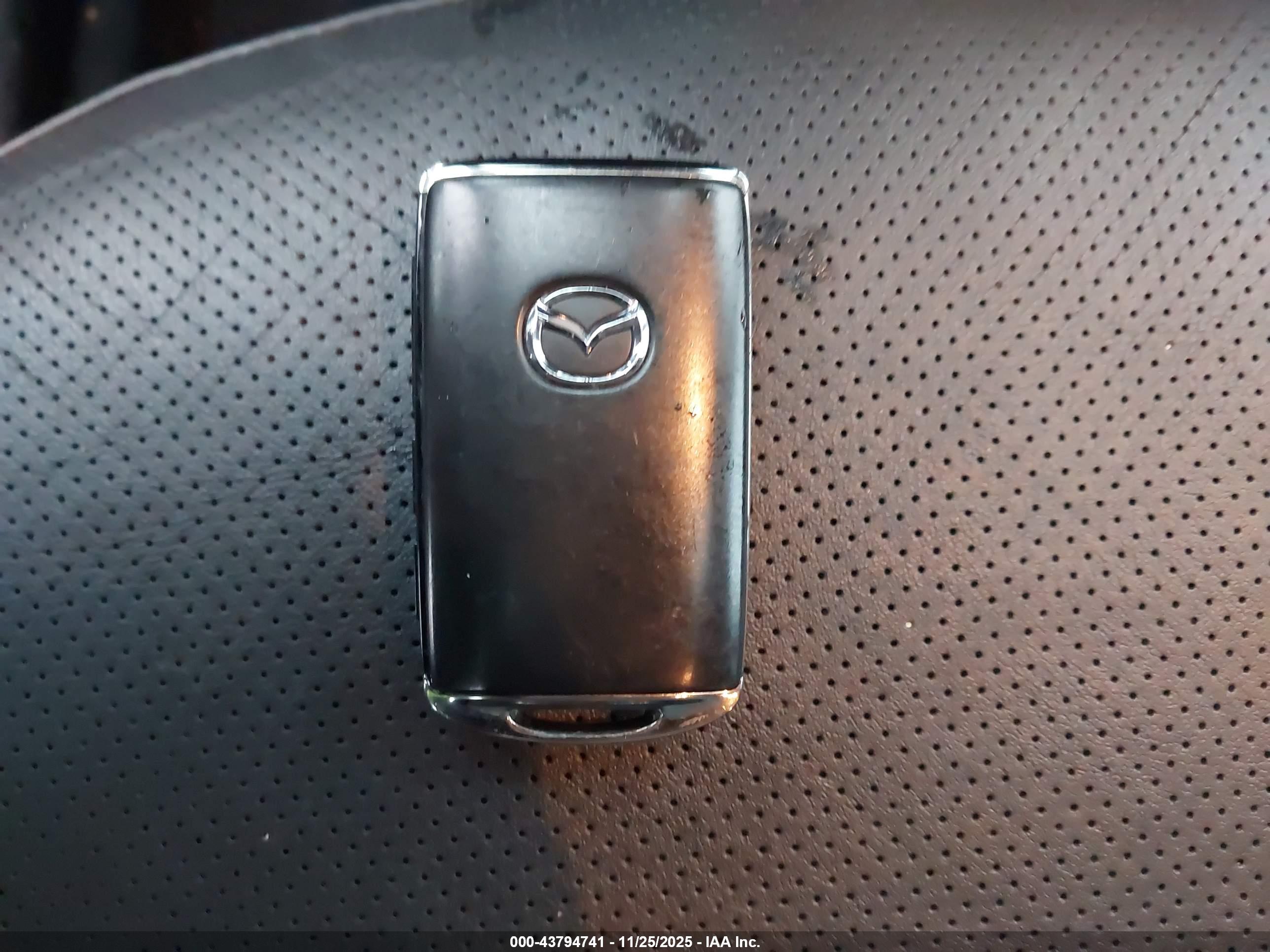 MAZDA CX-9 image 11