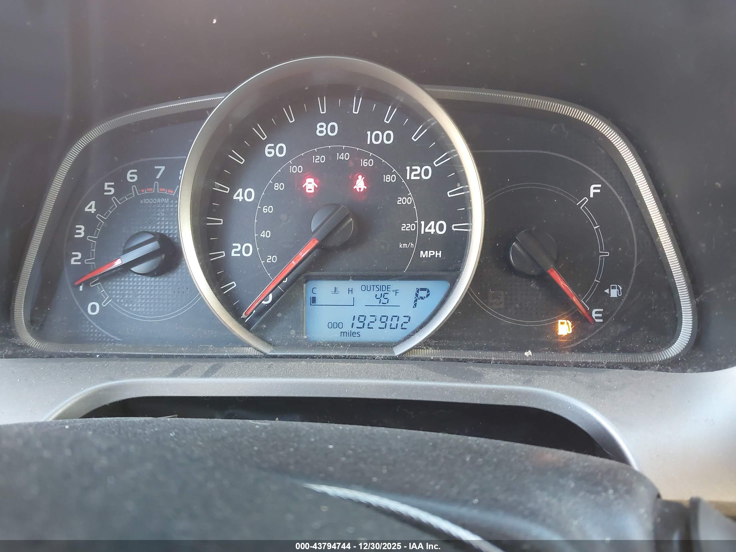 TOYOTA RAV4 image 7