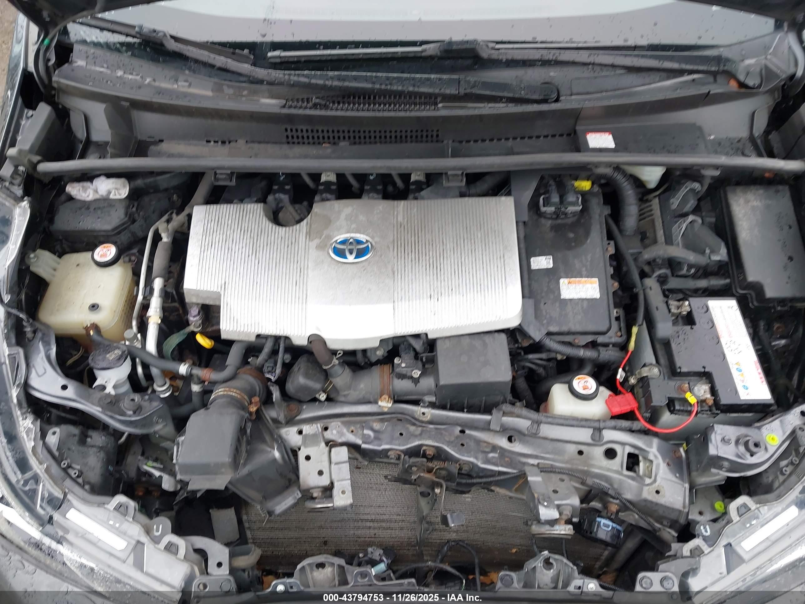 TOYOTA PRIUS image 10