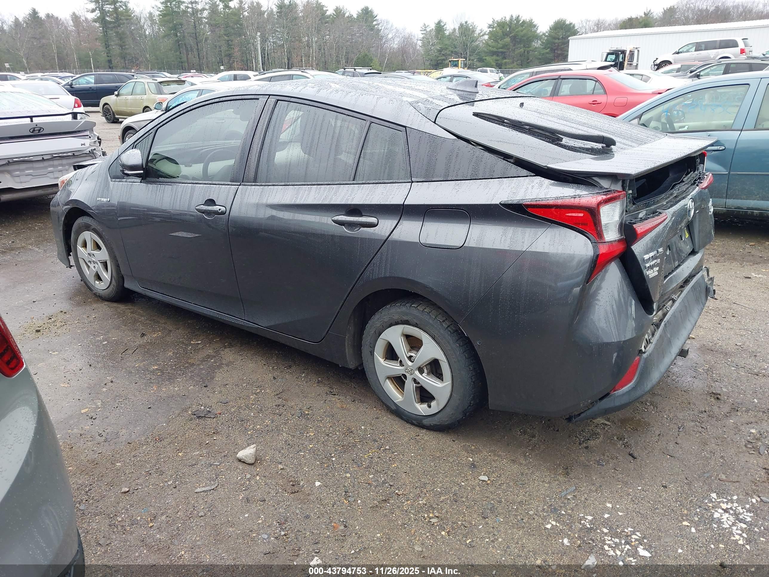 TOYOTA PRIUS image 3