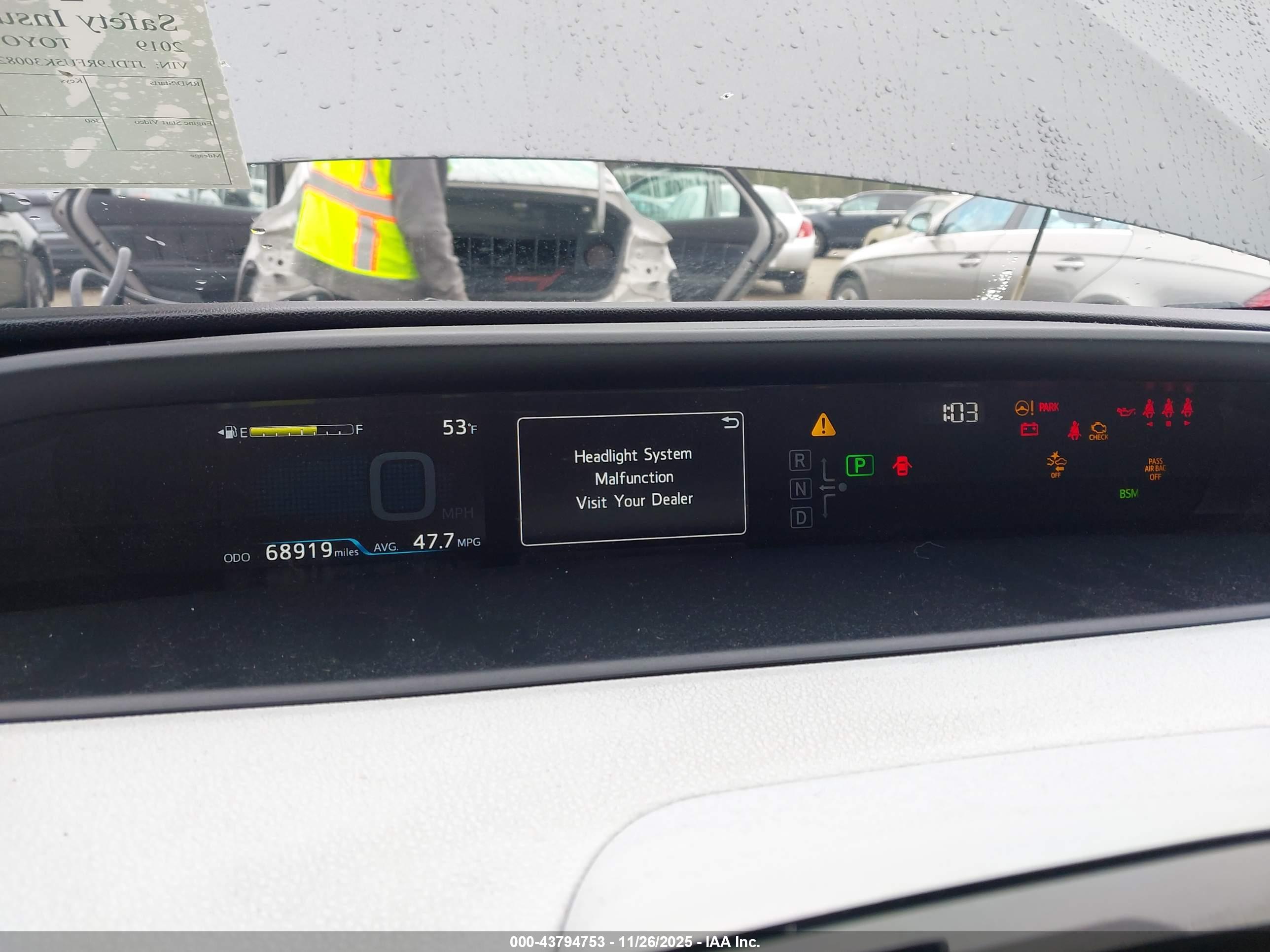 TOYOTA PRIUS image 7