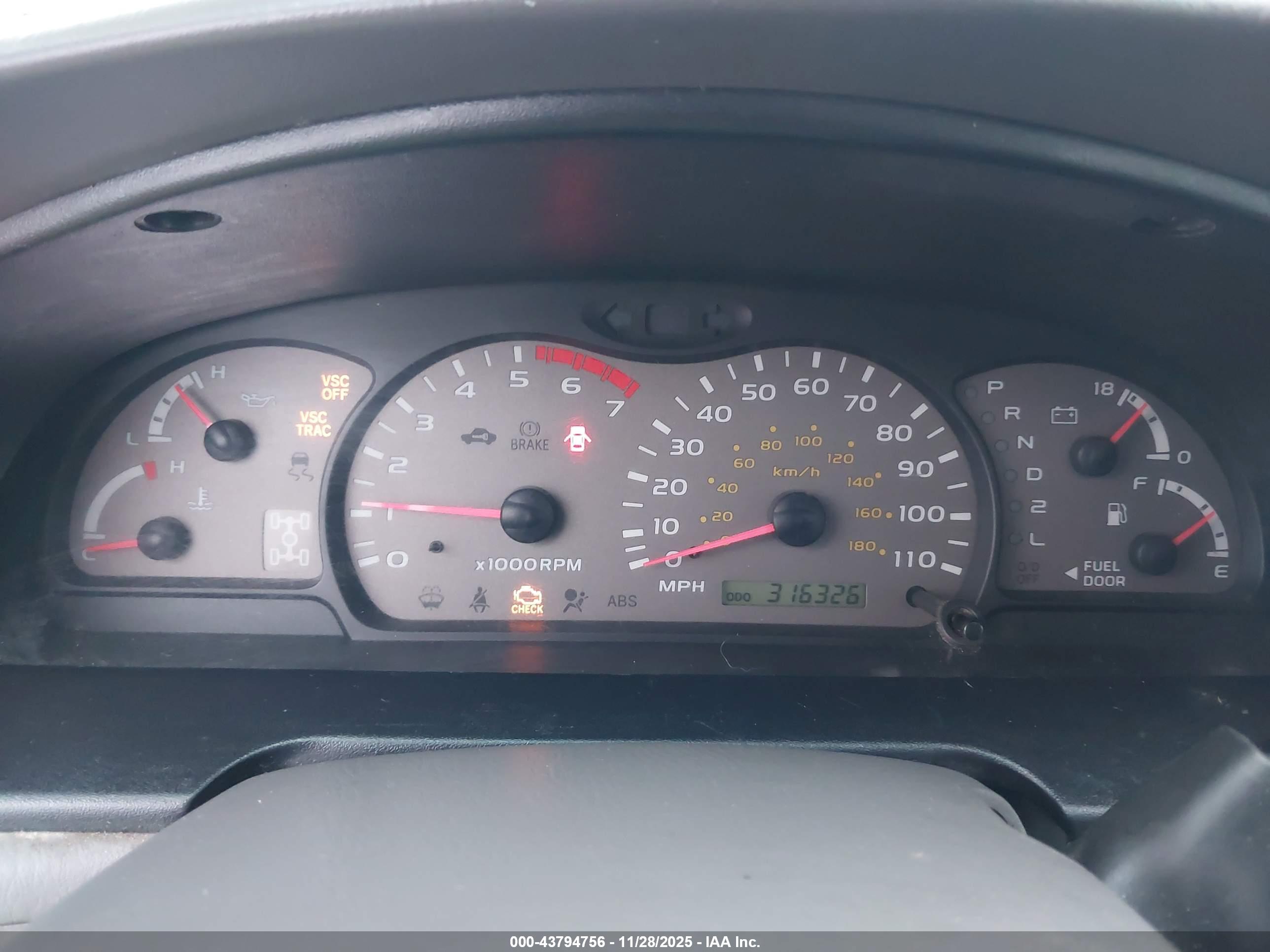 TOYOTA SEQUOIA image 7