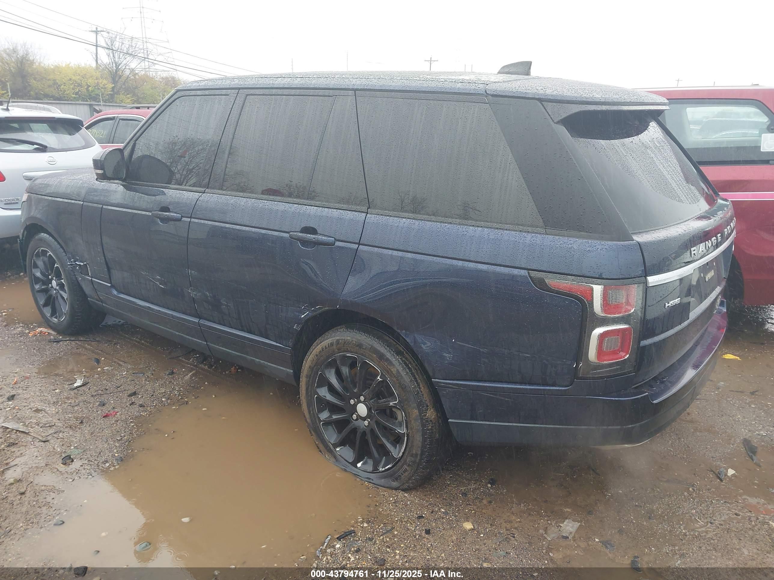 LAND ROVER image 3