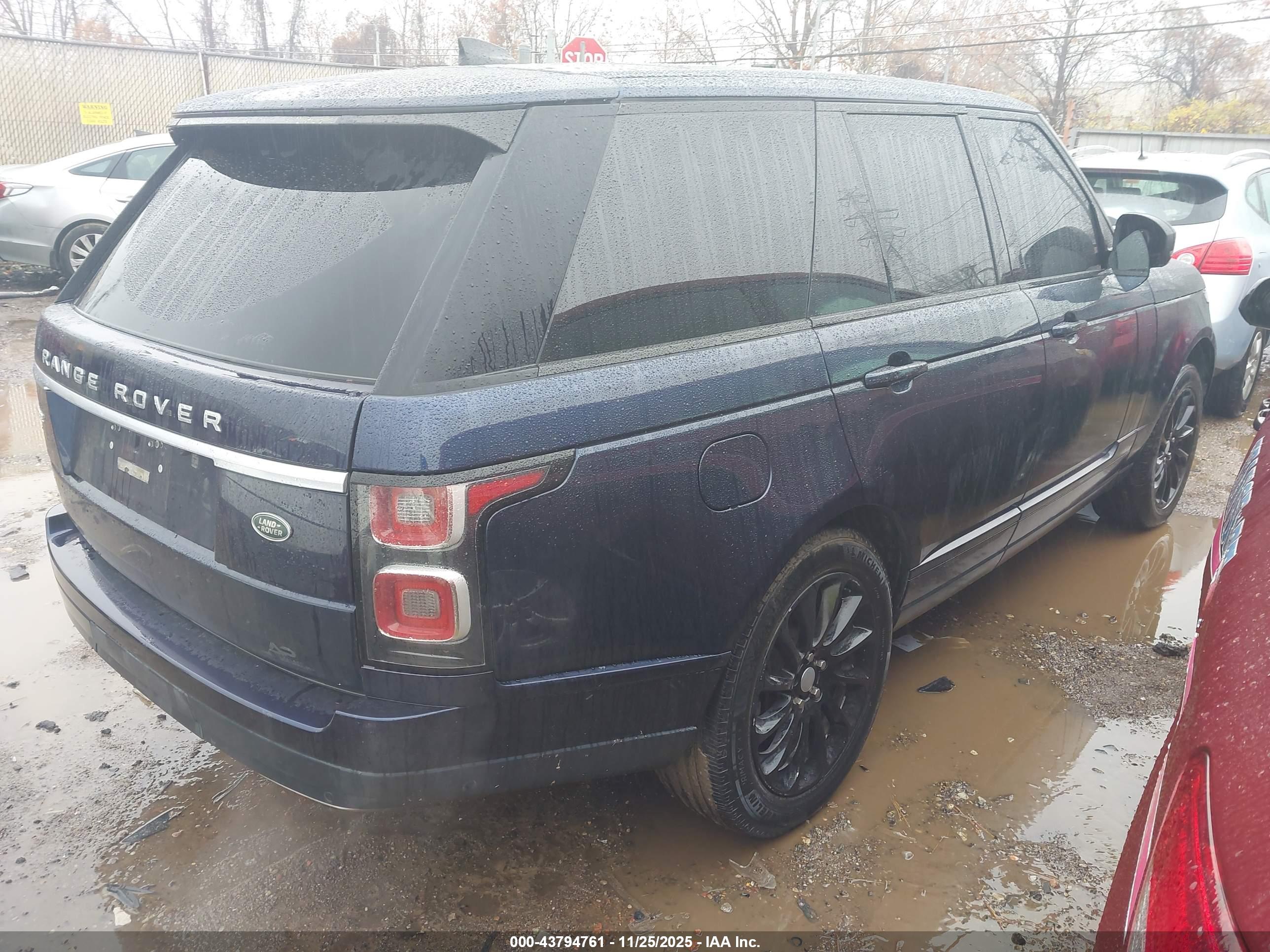 LAND ROVER image 4