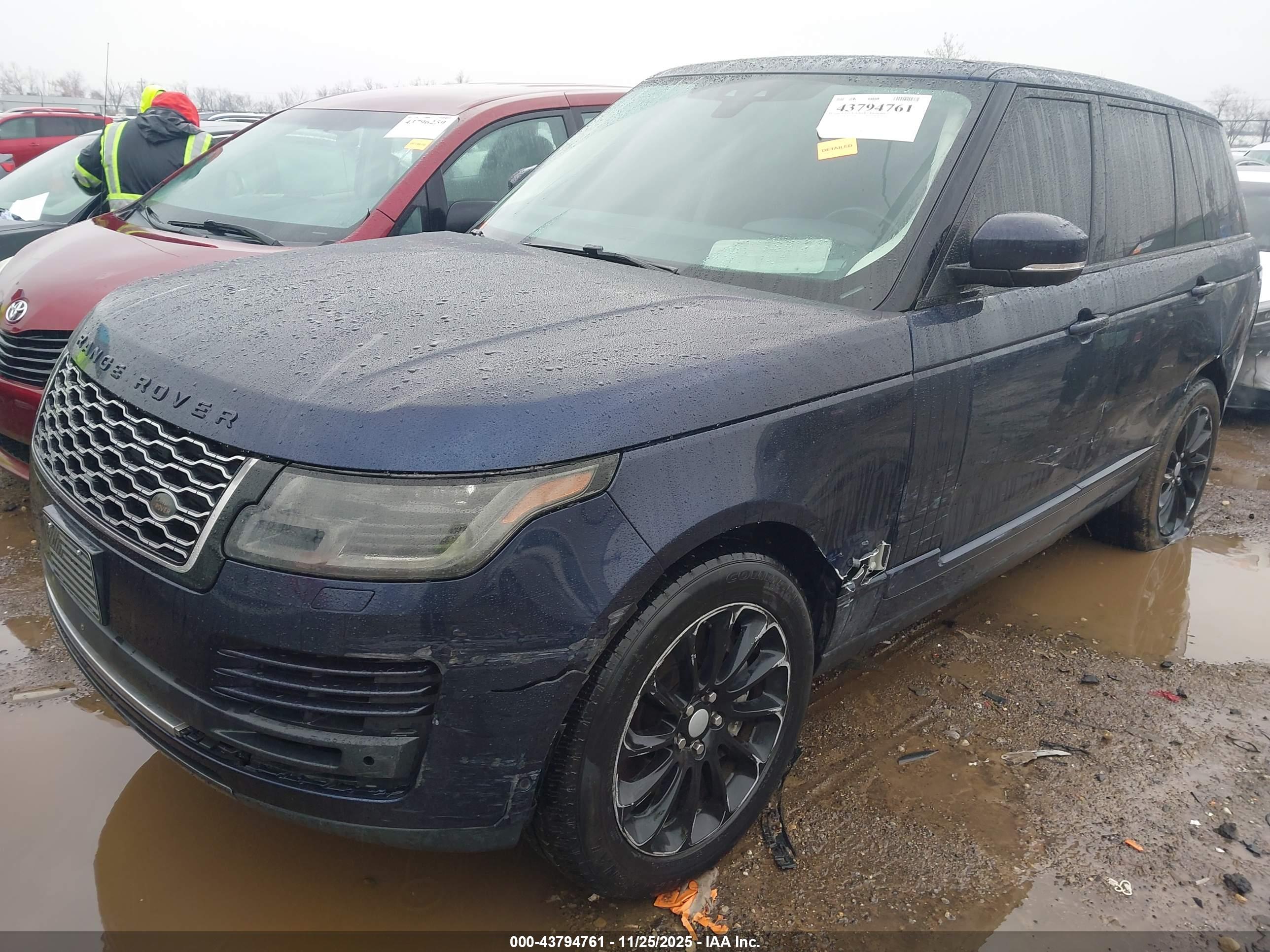 LAND ROVER image 6