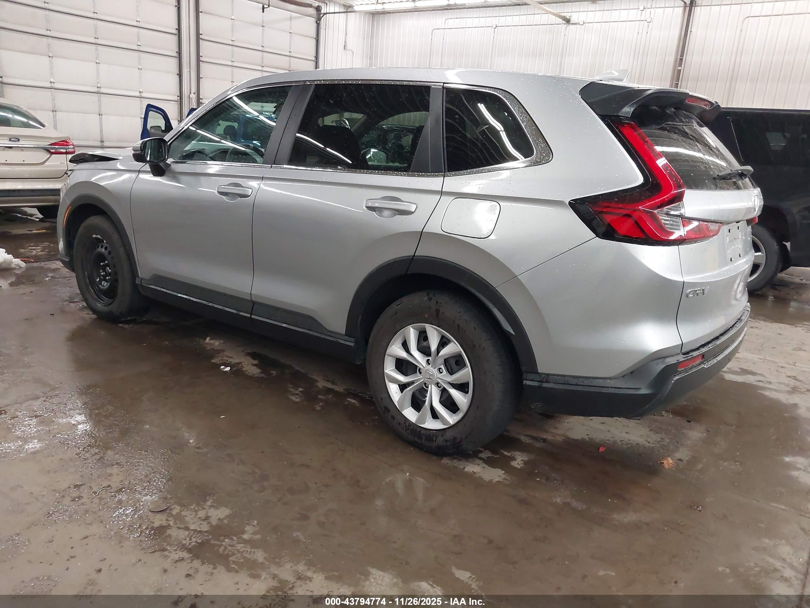 HONDA CR-V image 3