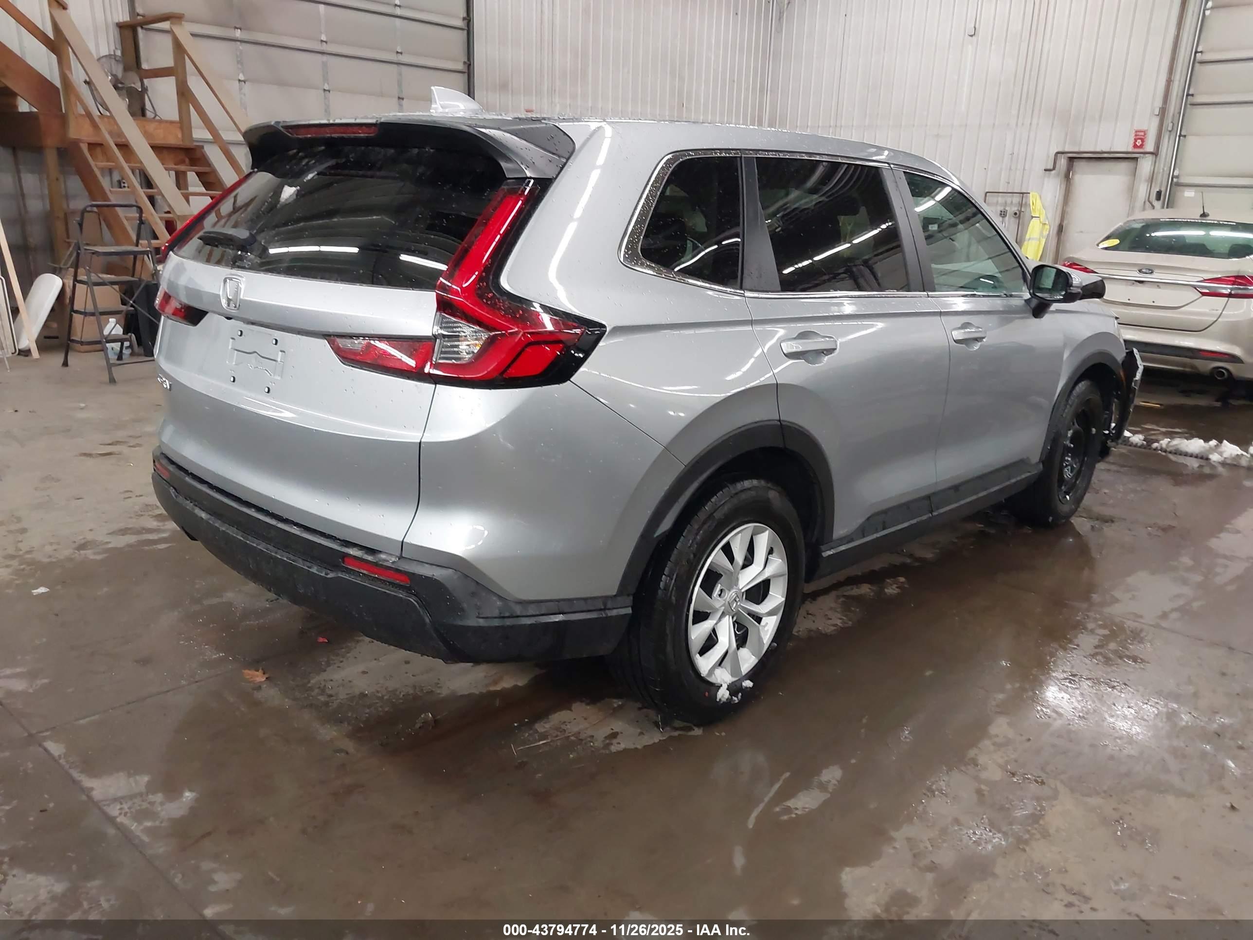 HONDA CR-V image 4