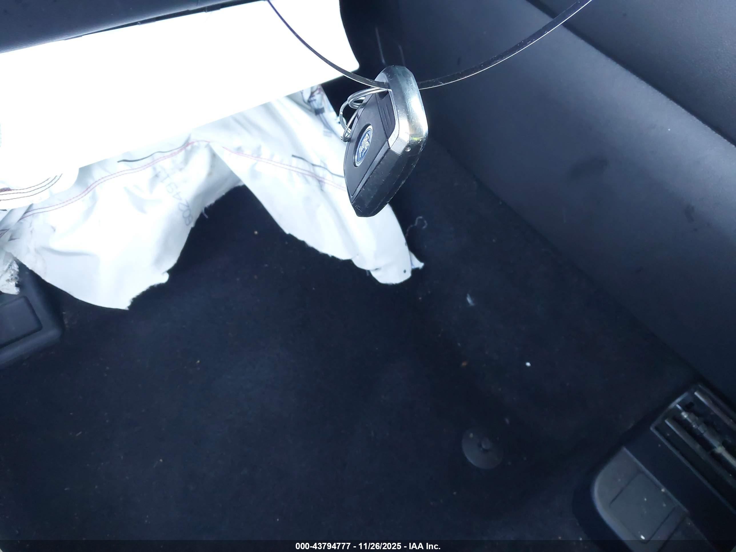 FORD ESCAPE image 11
