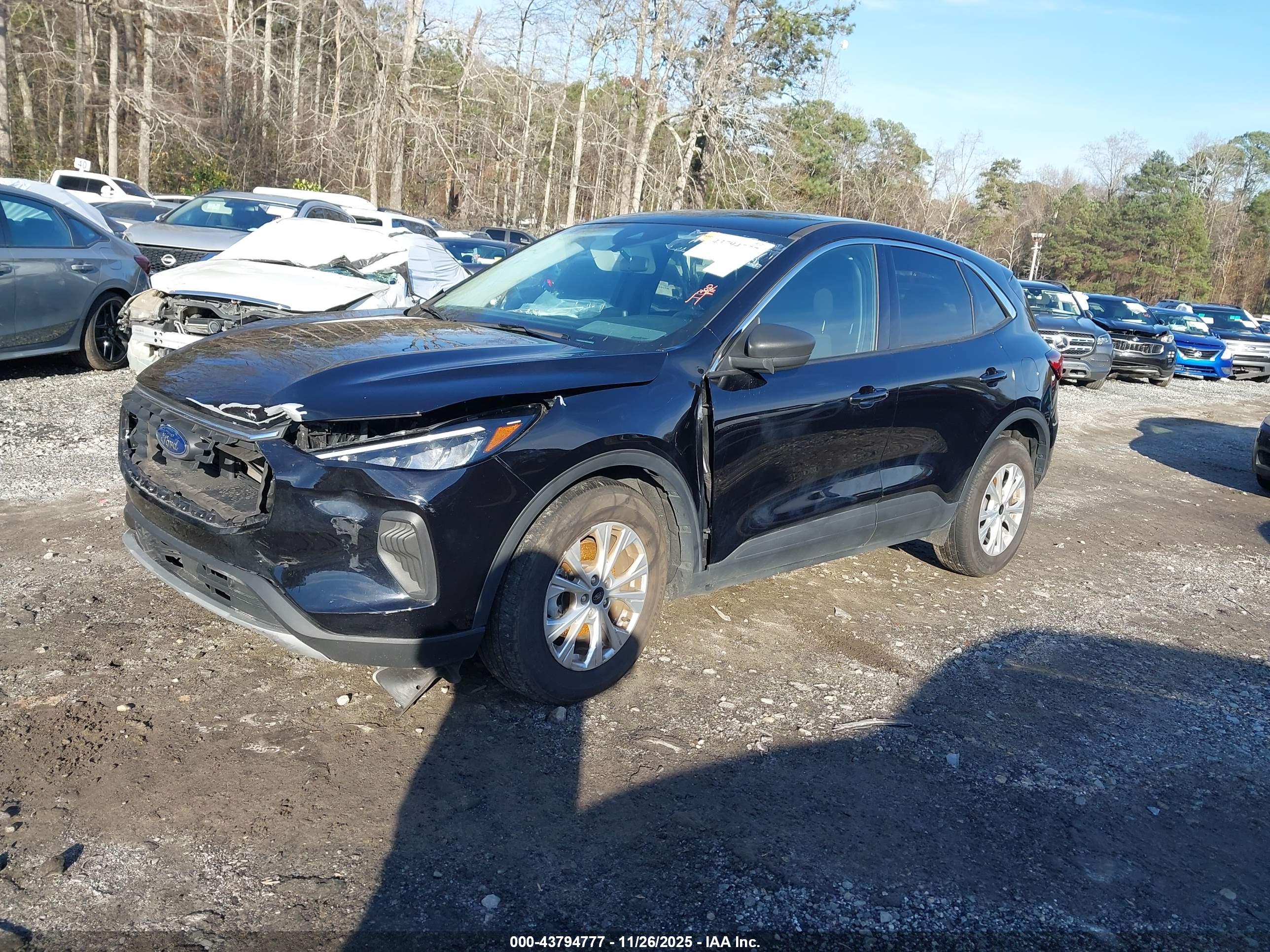 FORD ESCAPE image 2