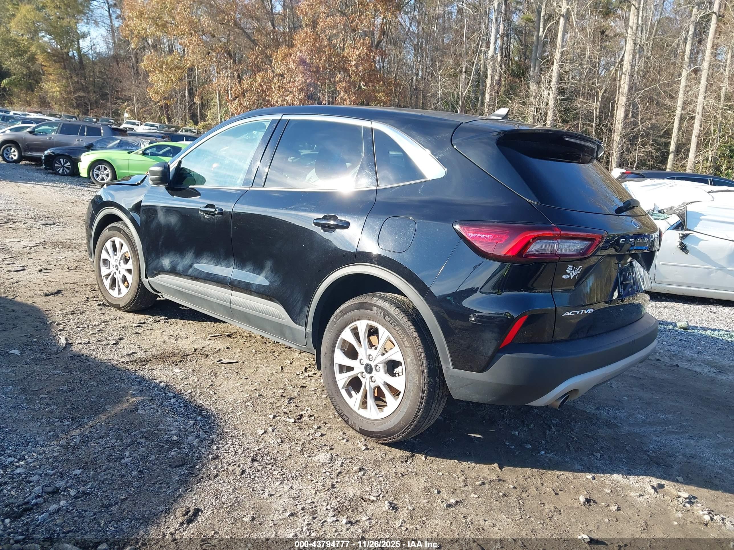 FORD ESCAPE image 3
