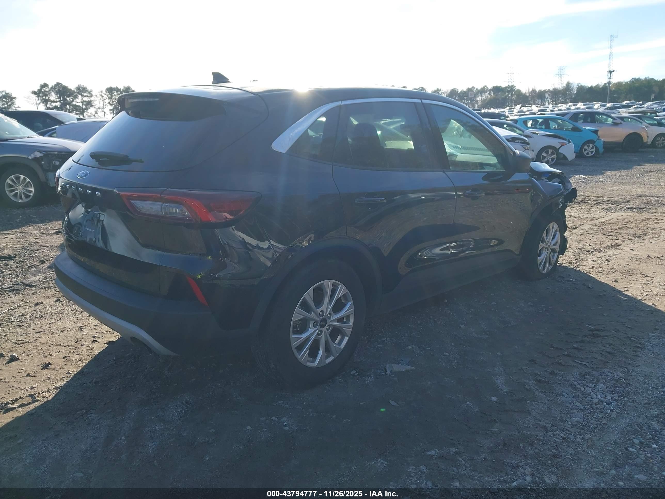 FORD ESCAPE image 4