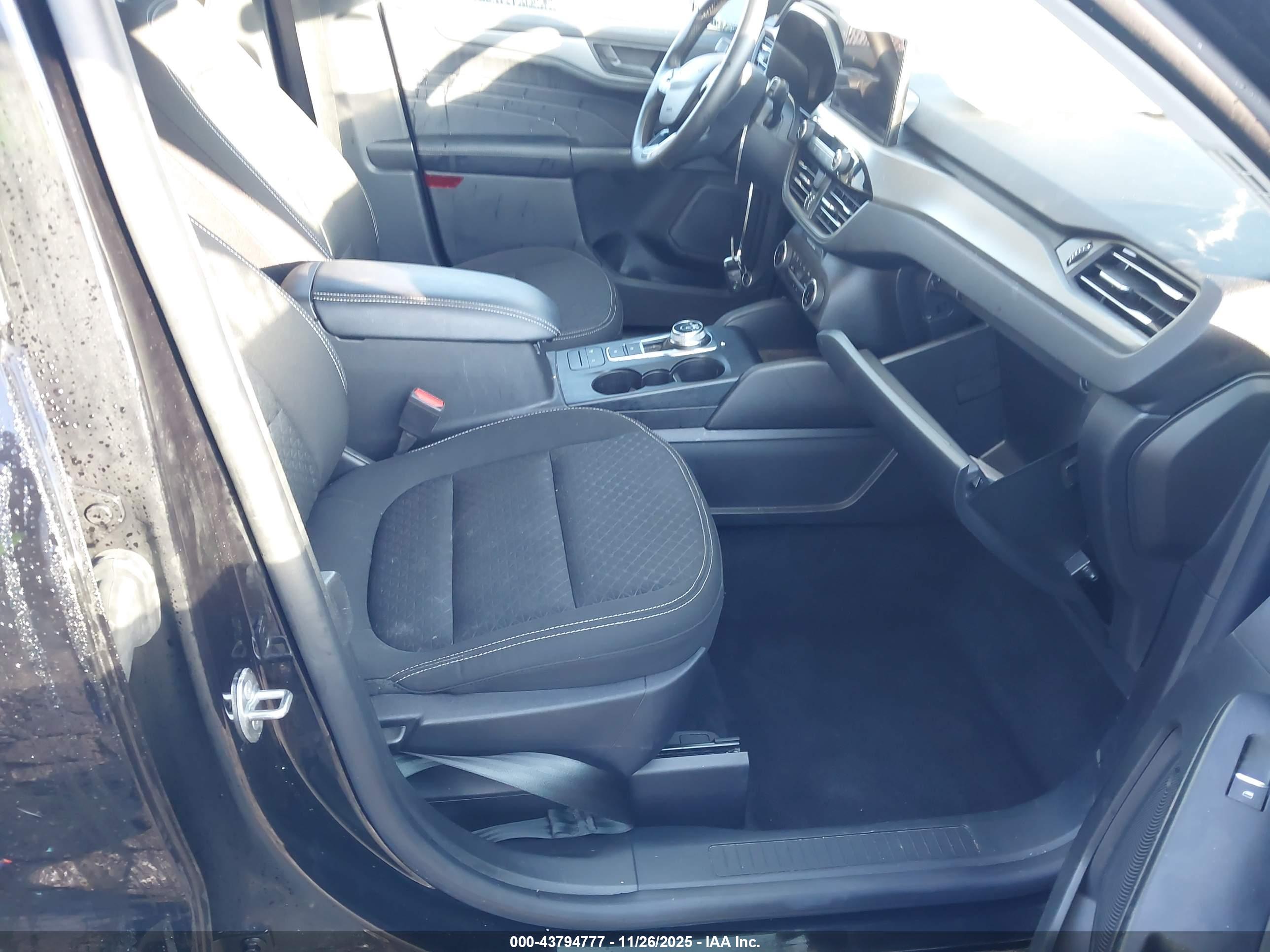 FORD ESCAPE image 5