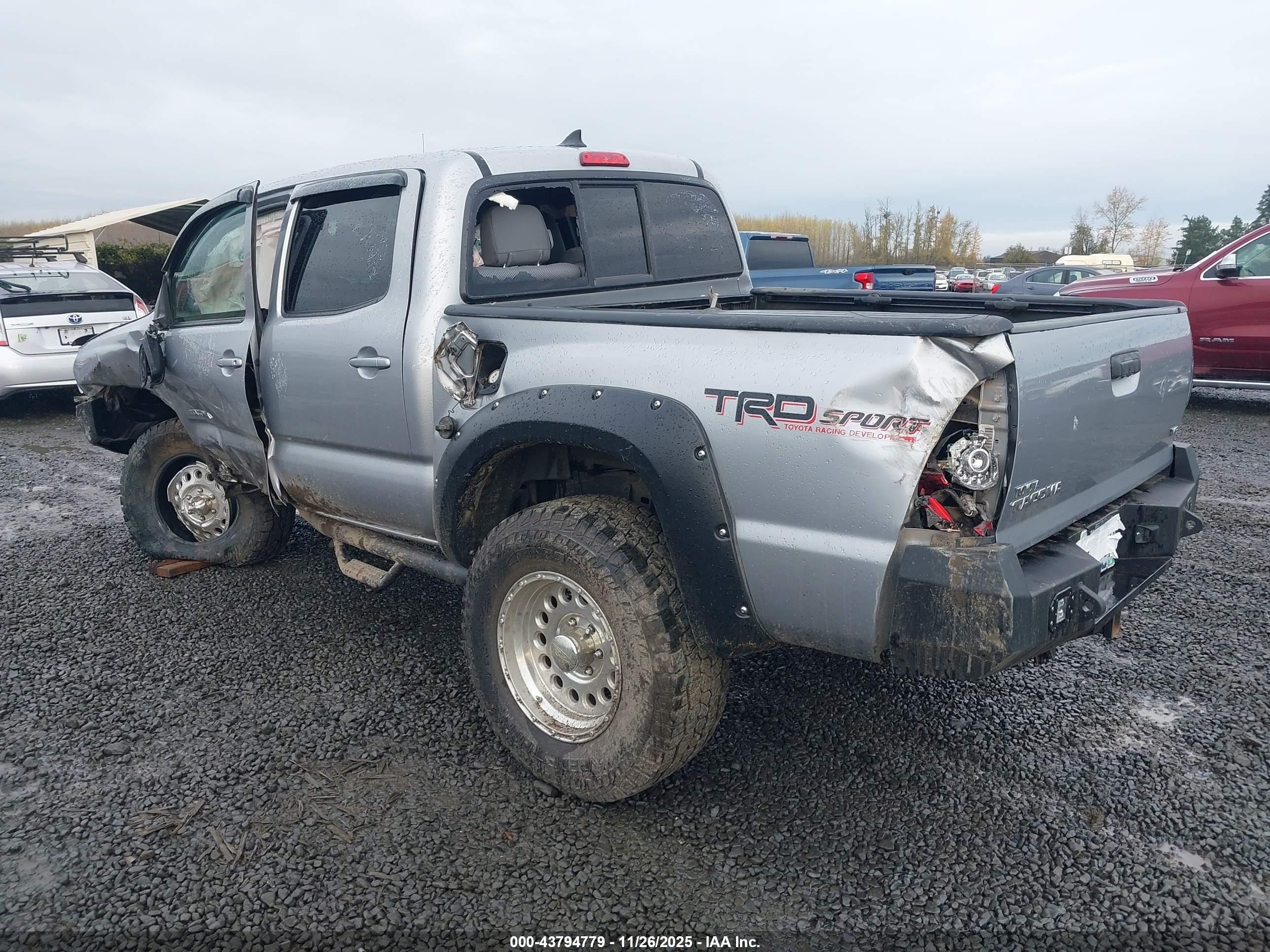 TOYOTA TACOMA image 3