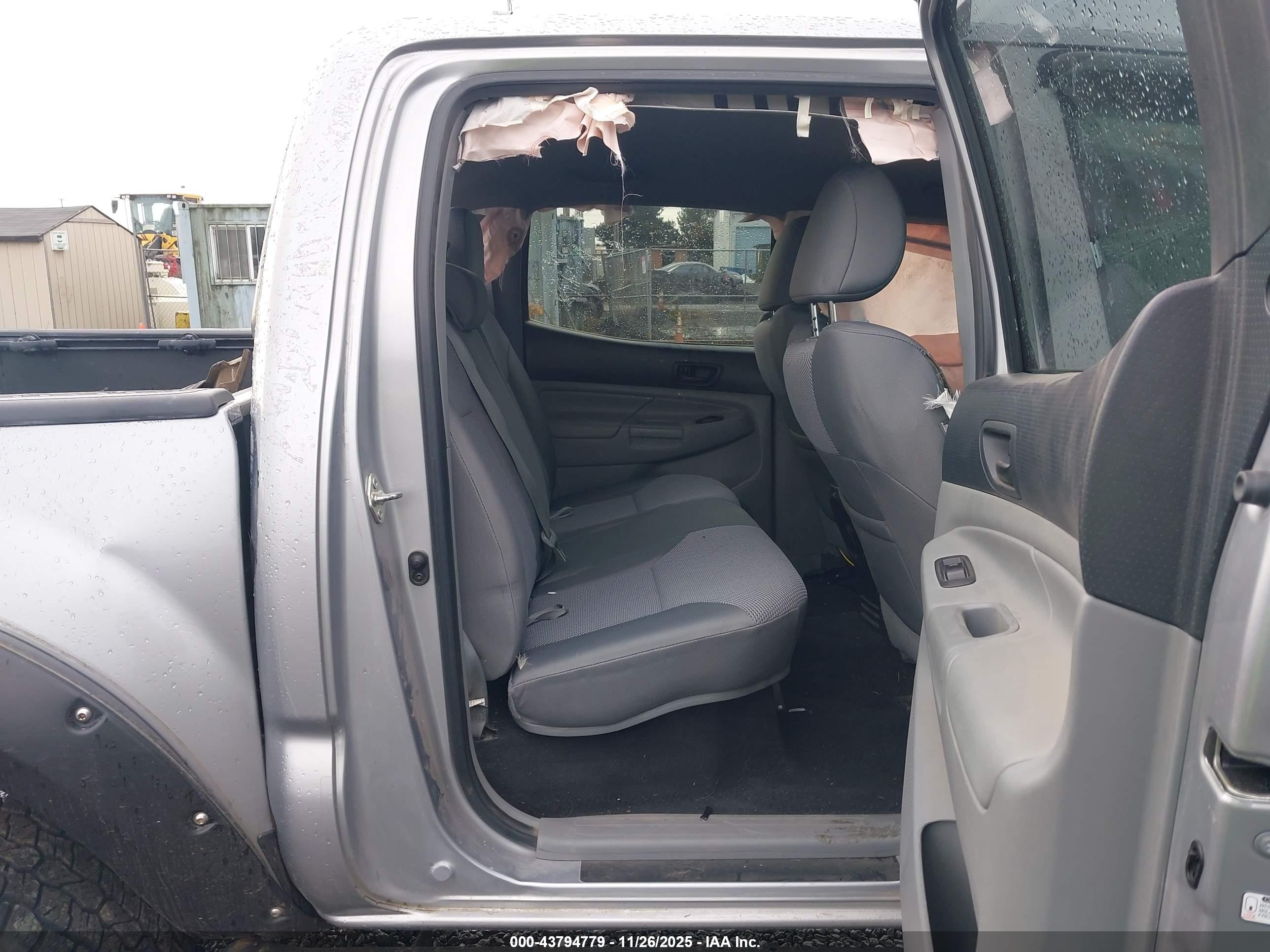 TOYOTA TACOMA image 8