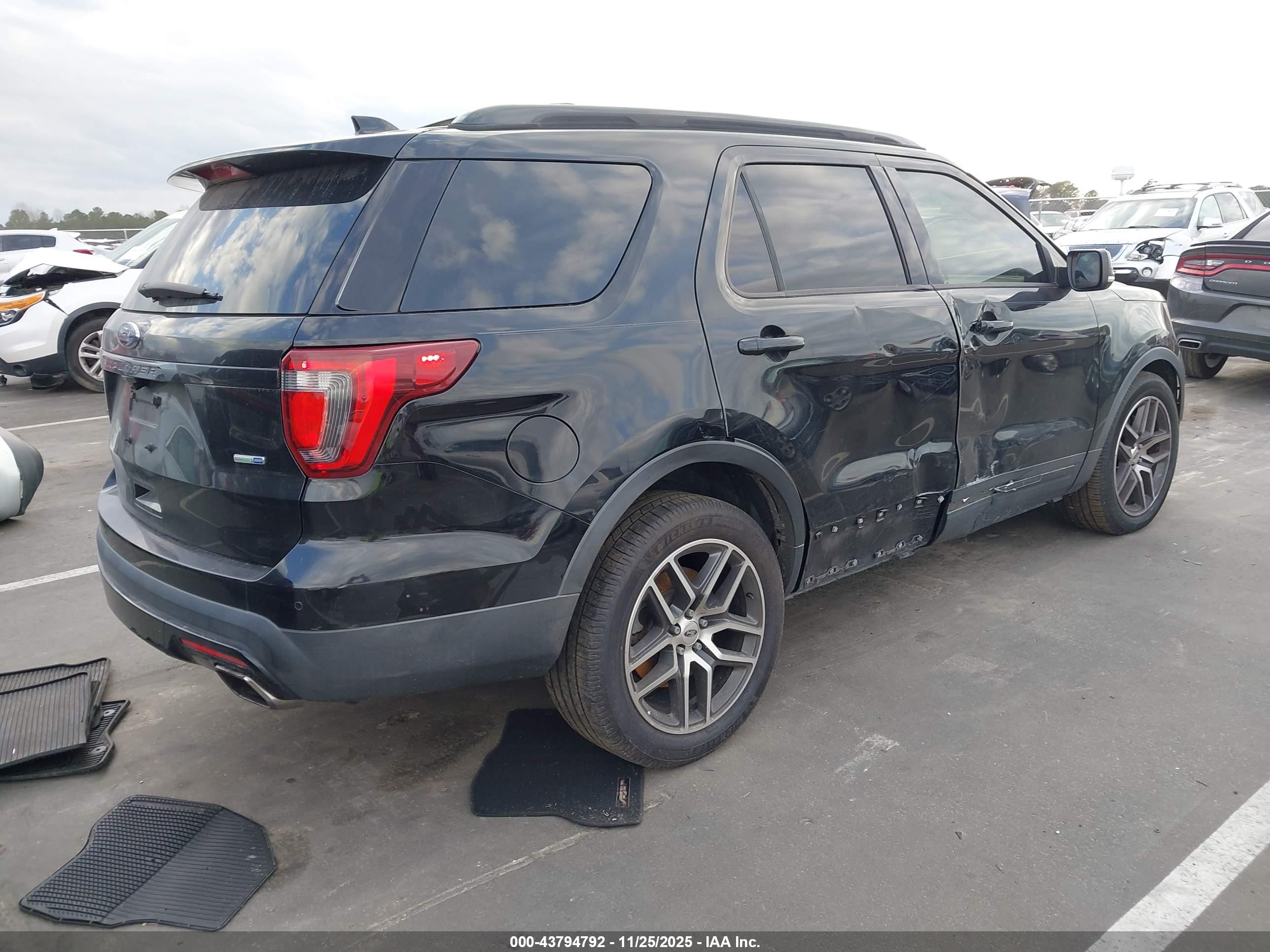 FORD EXPLORER image 4
