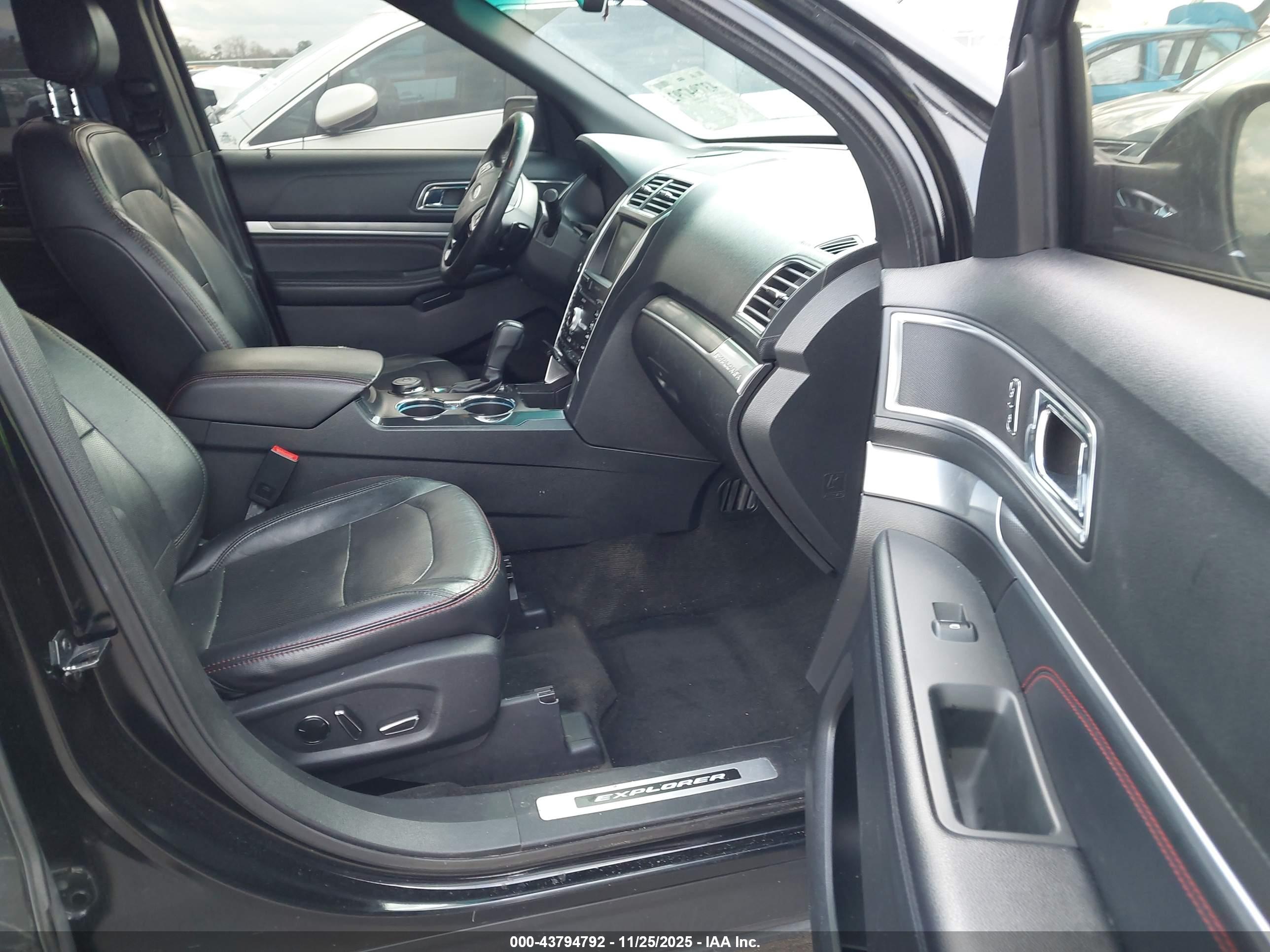 FORD EXPLORER image 5