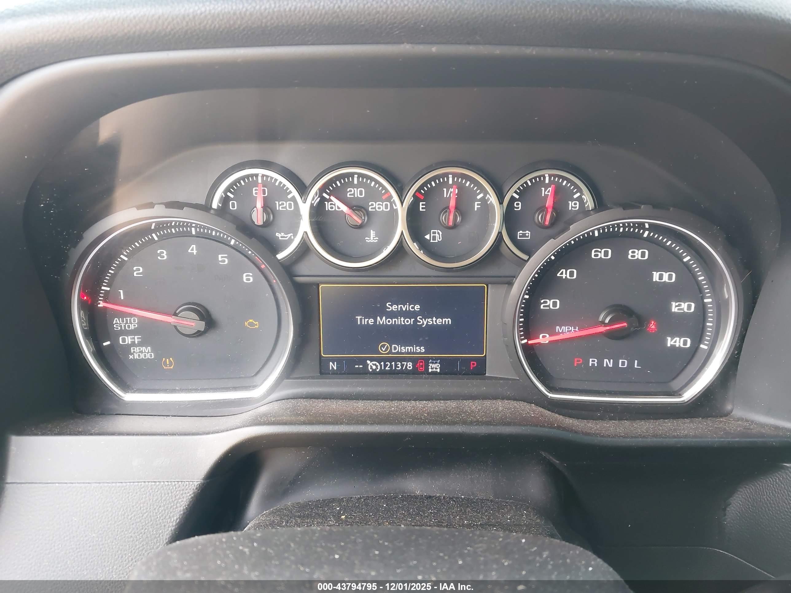 CHEVROLET SILVERADO image 7
