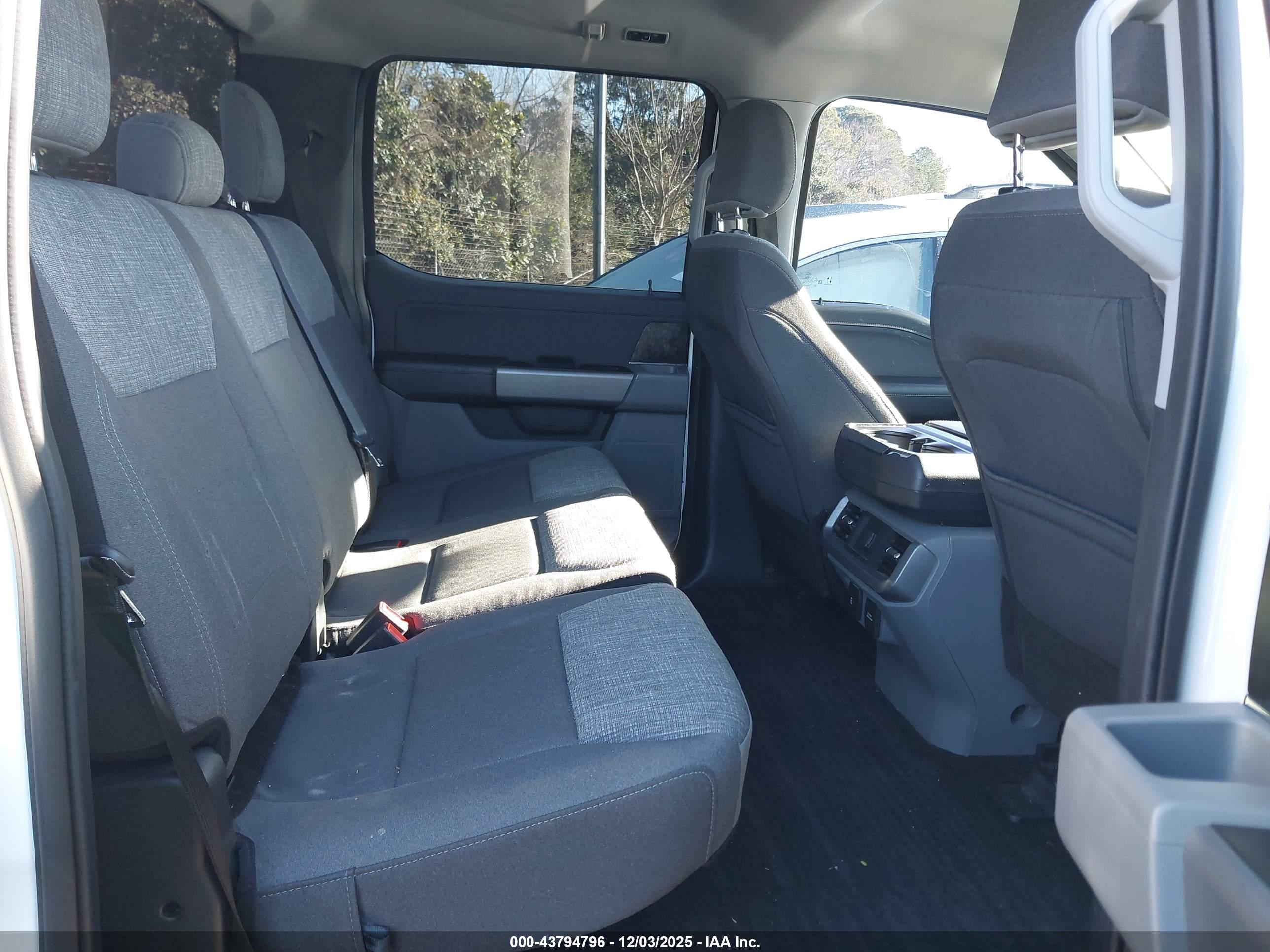 FORD F-150 image 8