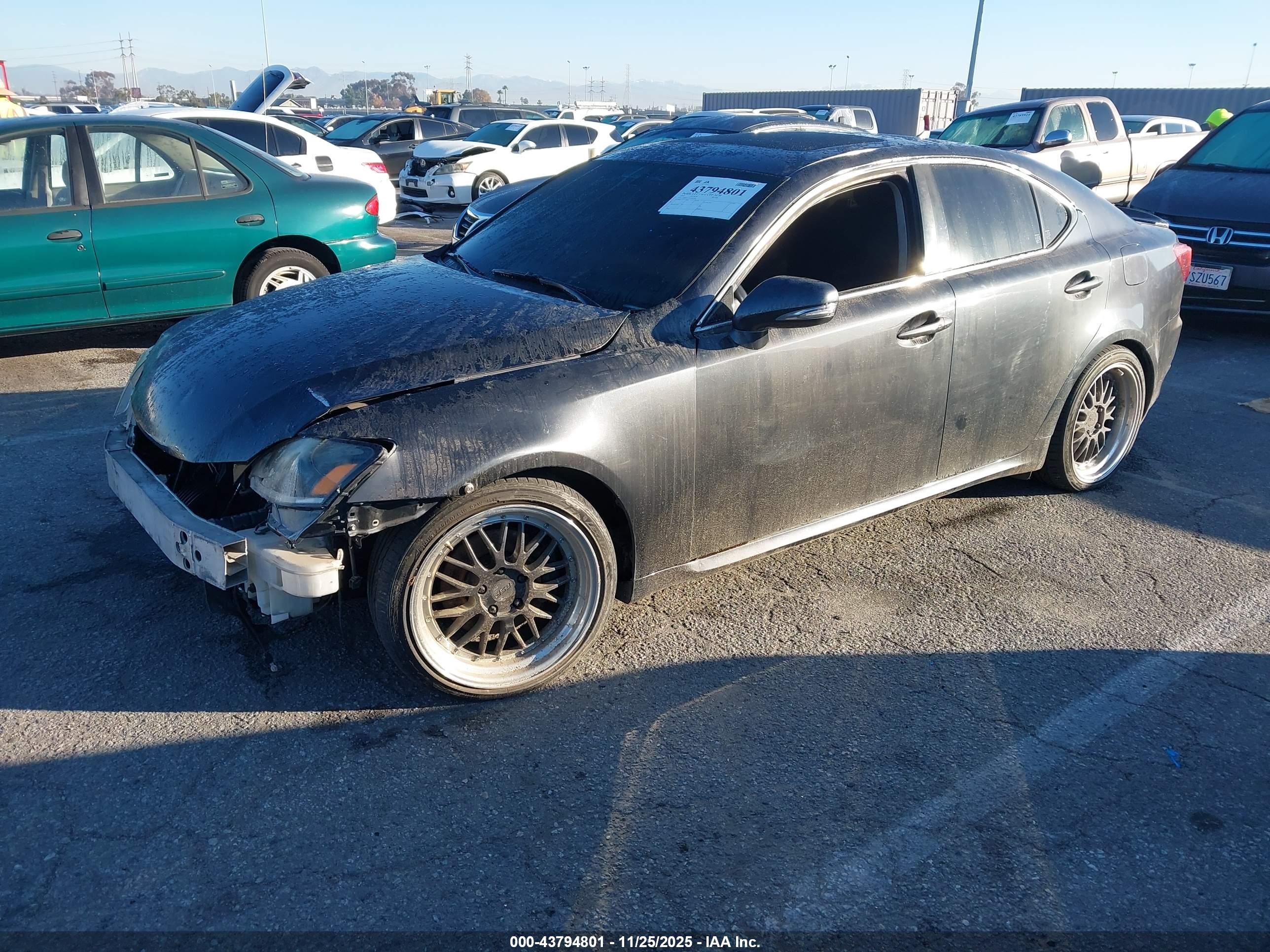 LEXUS IS image 2