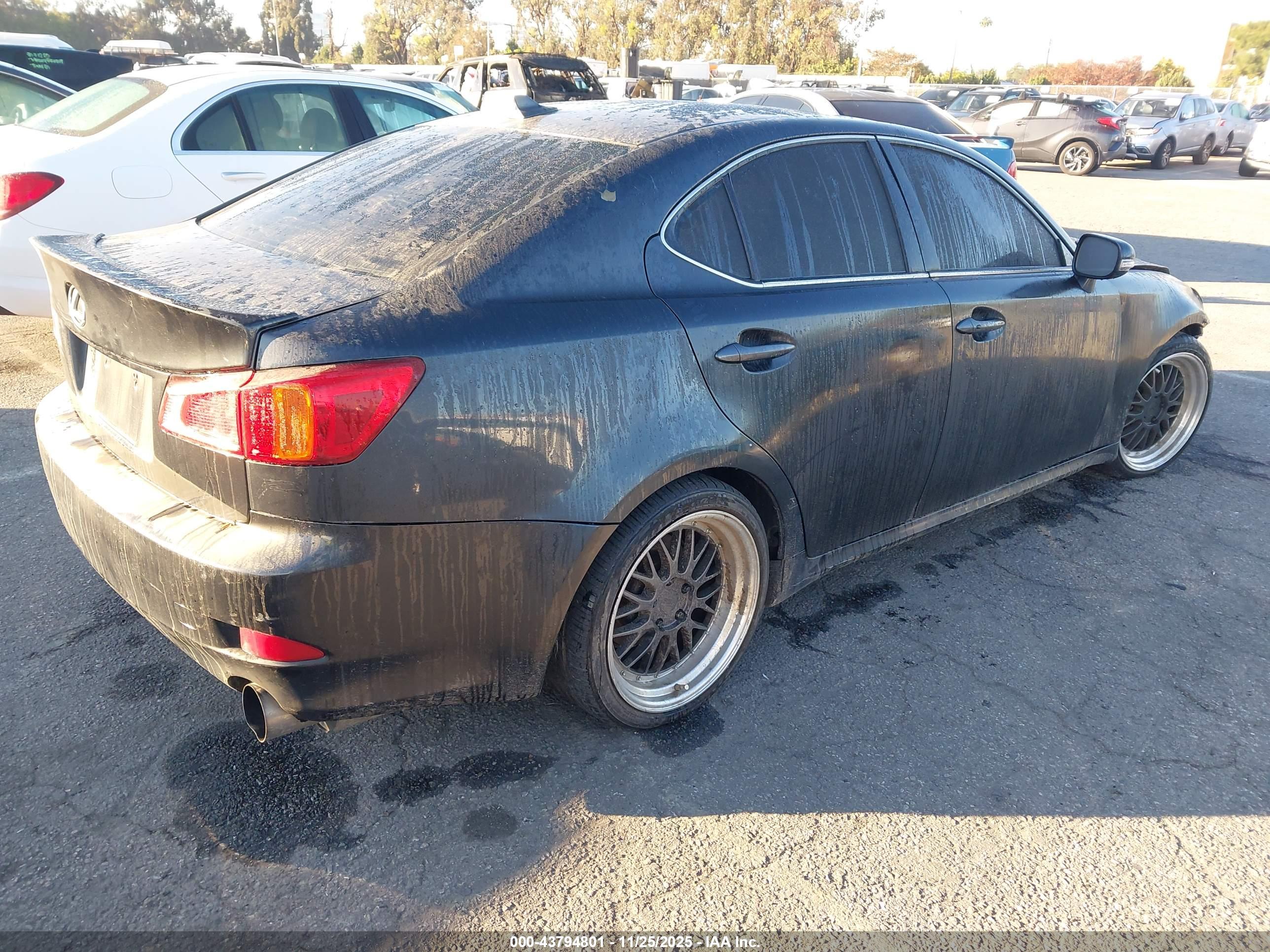 LEXUS IS image 4