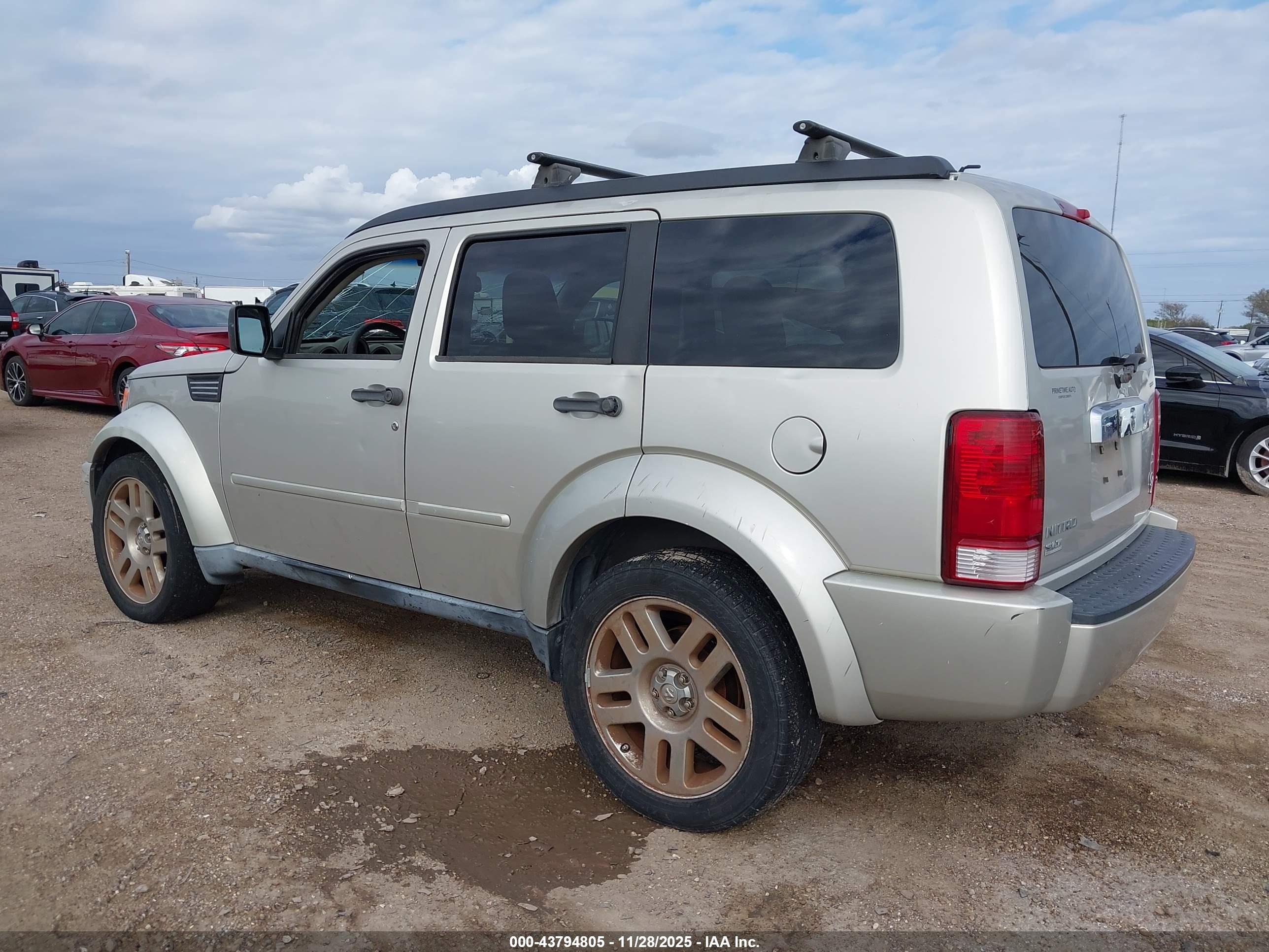 DODGE NITRO image 3